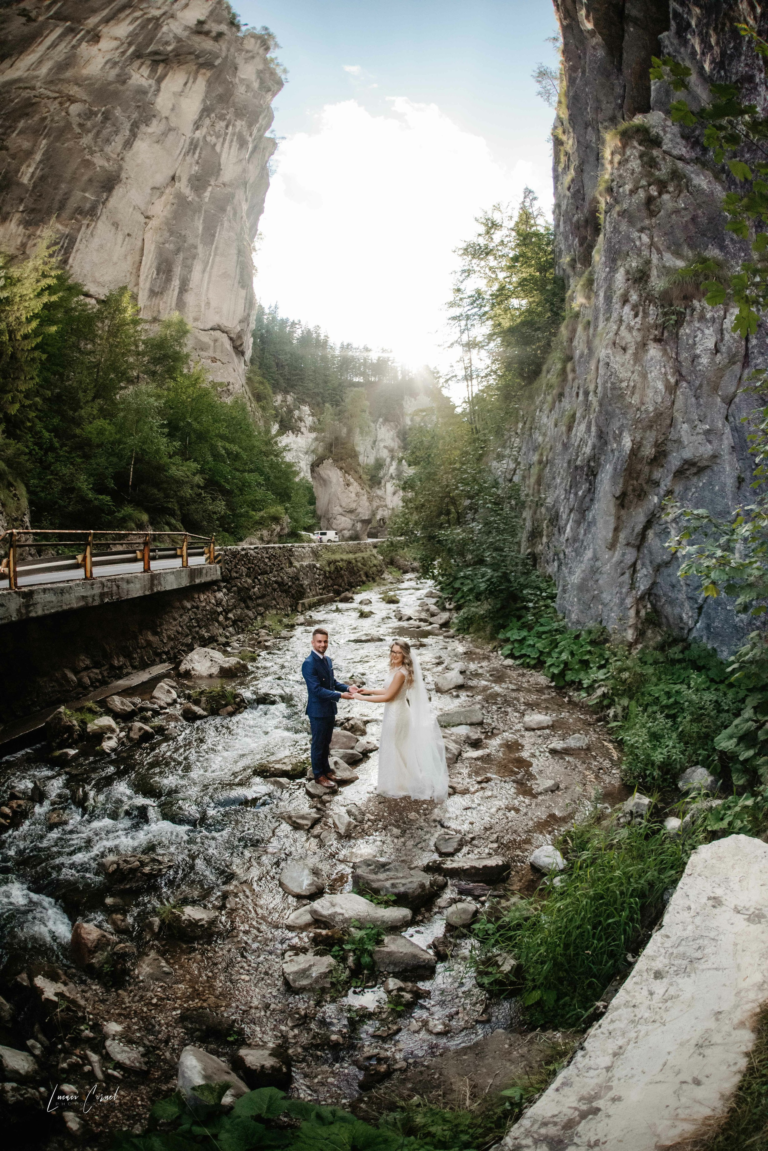 Fotograf de Nuntă Profesional — Fotografie Jurnalistică și Clasică pentru Amintiri de Neuitat. Fotograf de nuntă, corporate, botezuri, majorate și aniversări Roman, Lucaci Cornel