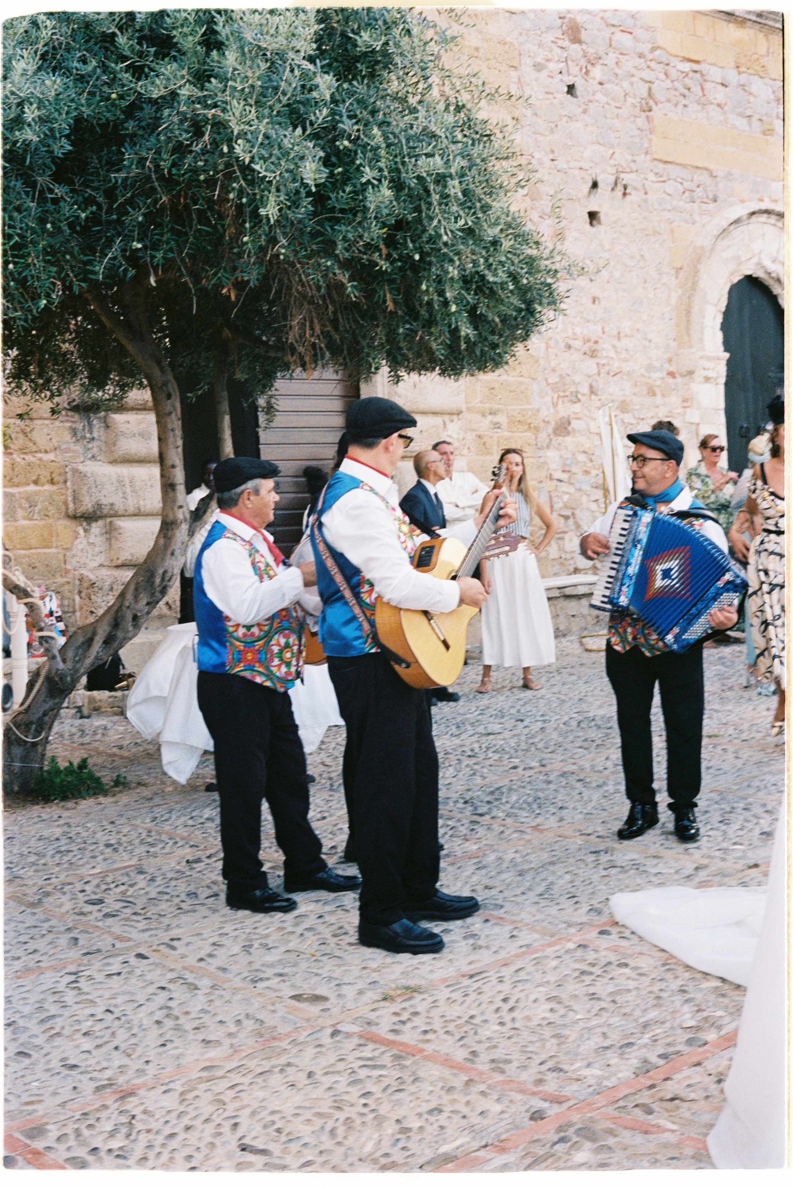 Wedding in Italy, sicily at castello lanza di banciforte on 35mm film and digital