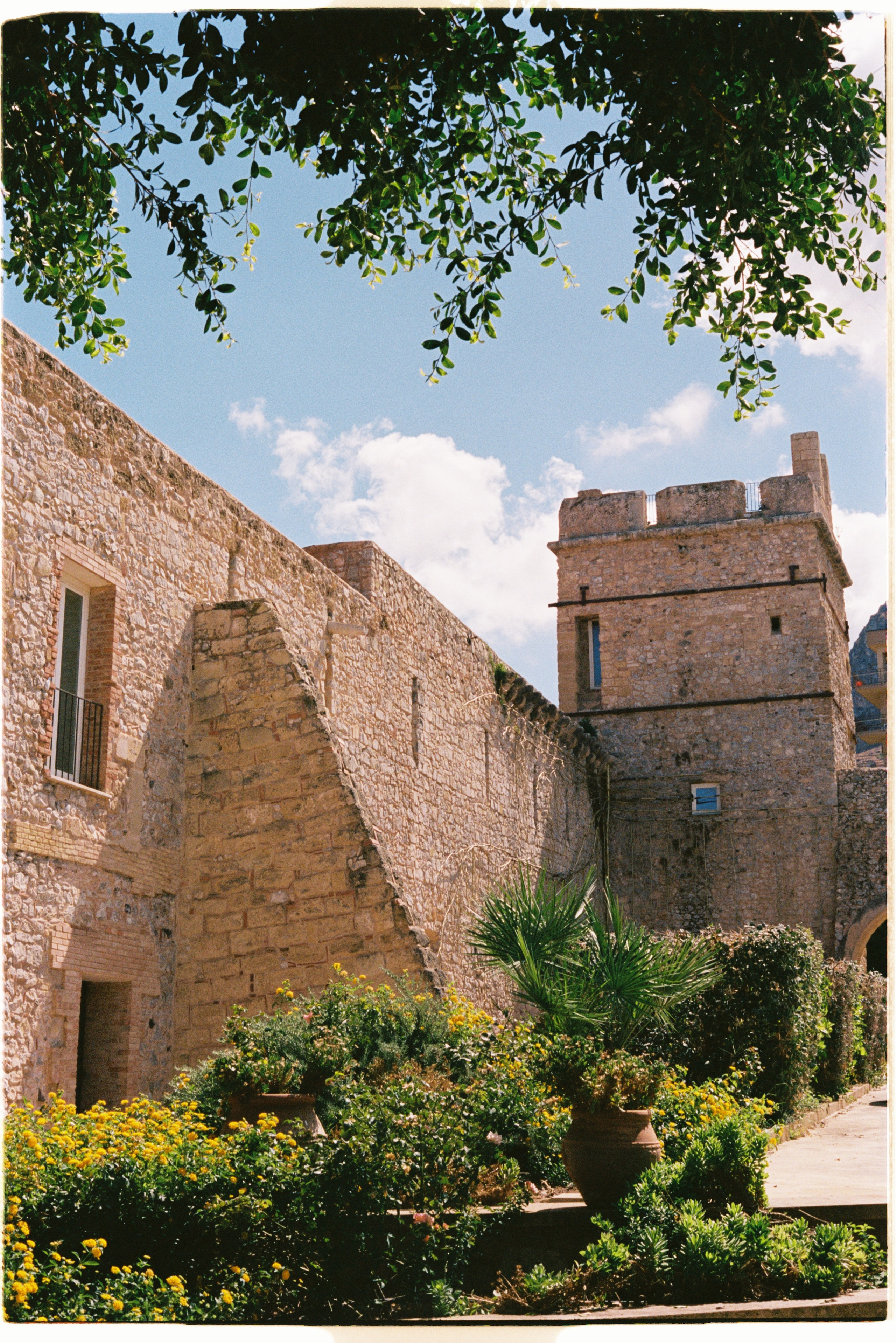Wedding in Italy, sicily at castello lanza di banciforte on 35mm film and digital