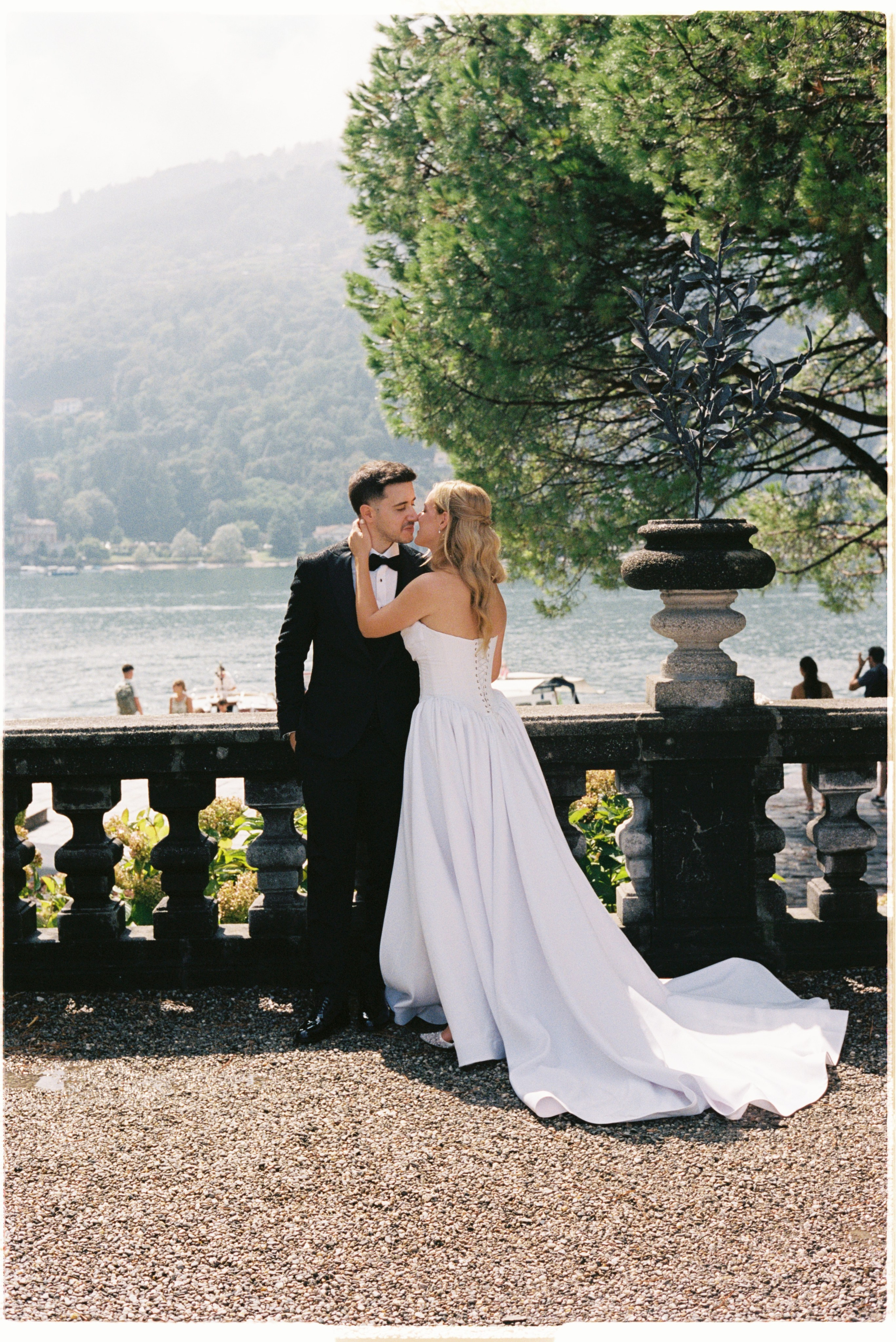 Sara Luca | Digital+Film wedding Photographer | Italy and Europe