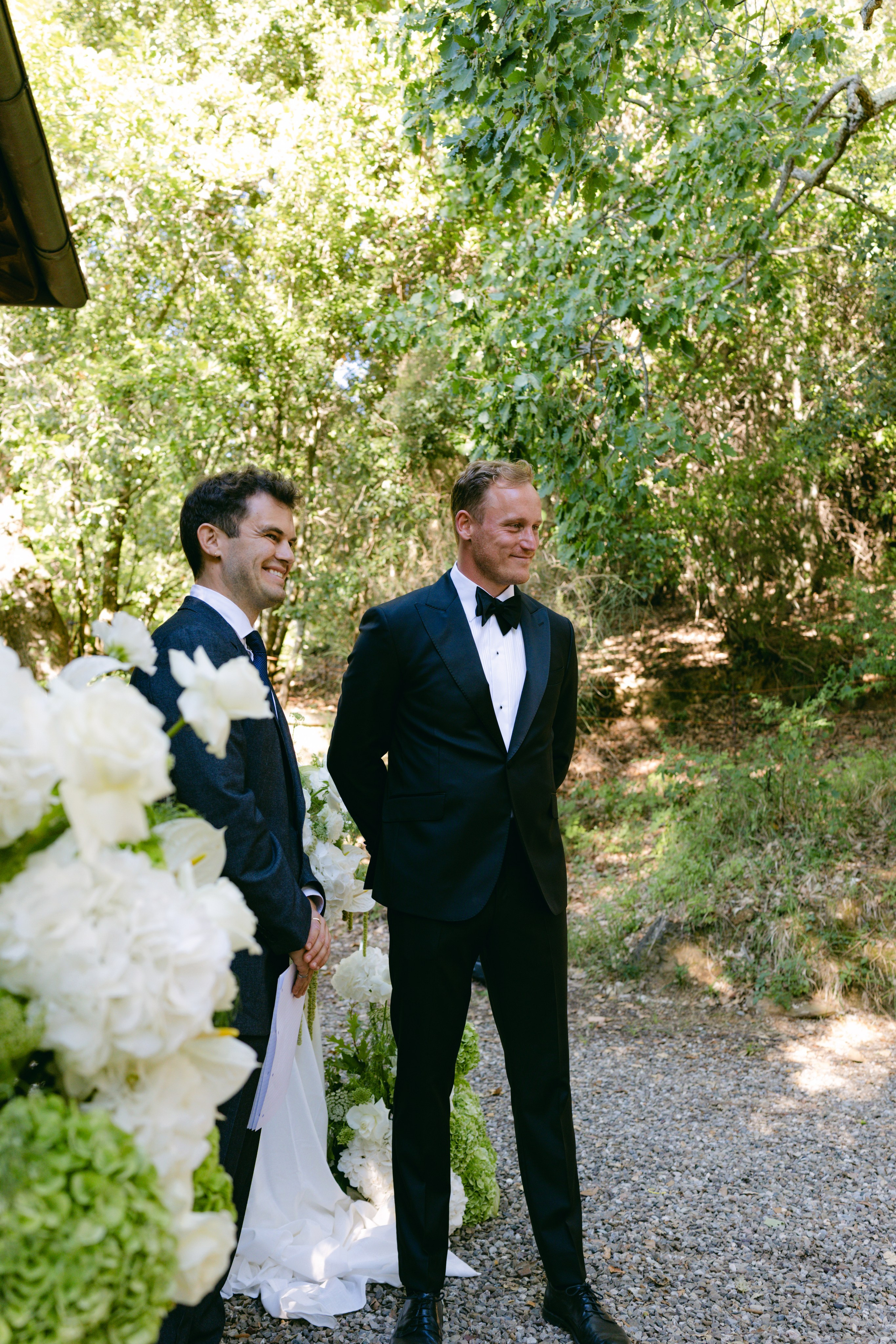 Bryar and Hayden. Sara Luca | Digital+Film wedding Photographer | Italy and Europe