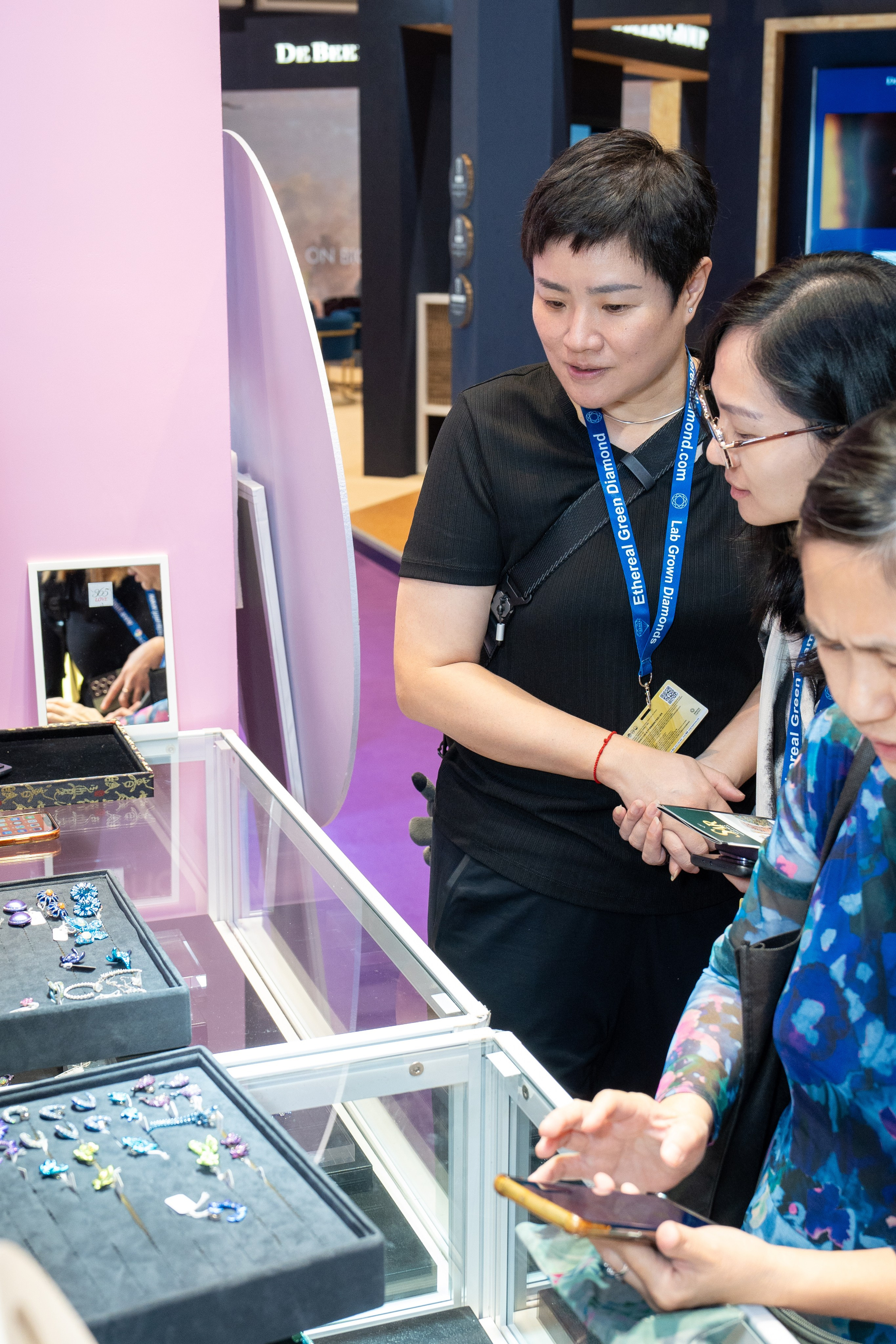 FOREVER5JEWELS. PHOTOGRAPHER IN HONG KONG (WEDDING, FASHION, FAMILY, EVENTS)