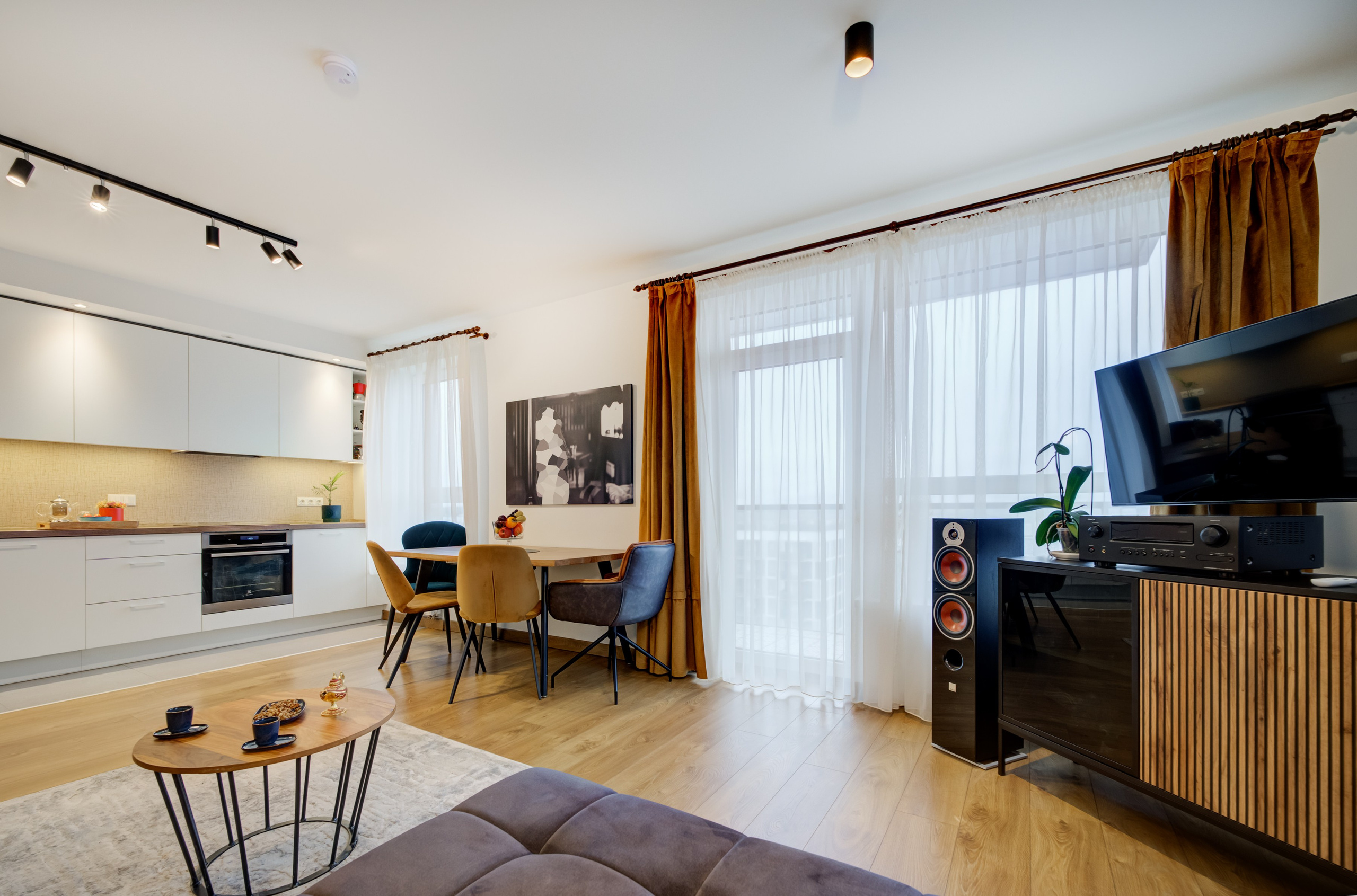 Karaliaučiaus g. 9 c, 2 k buto fotosesija. Elina Sapiega fotografė Vilniuje