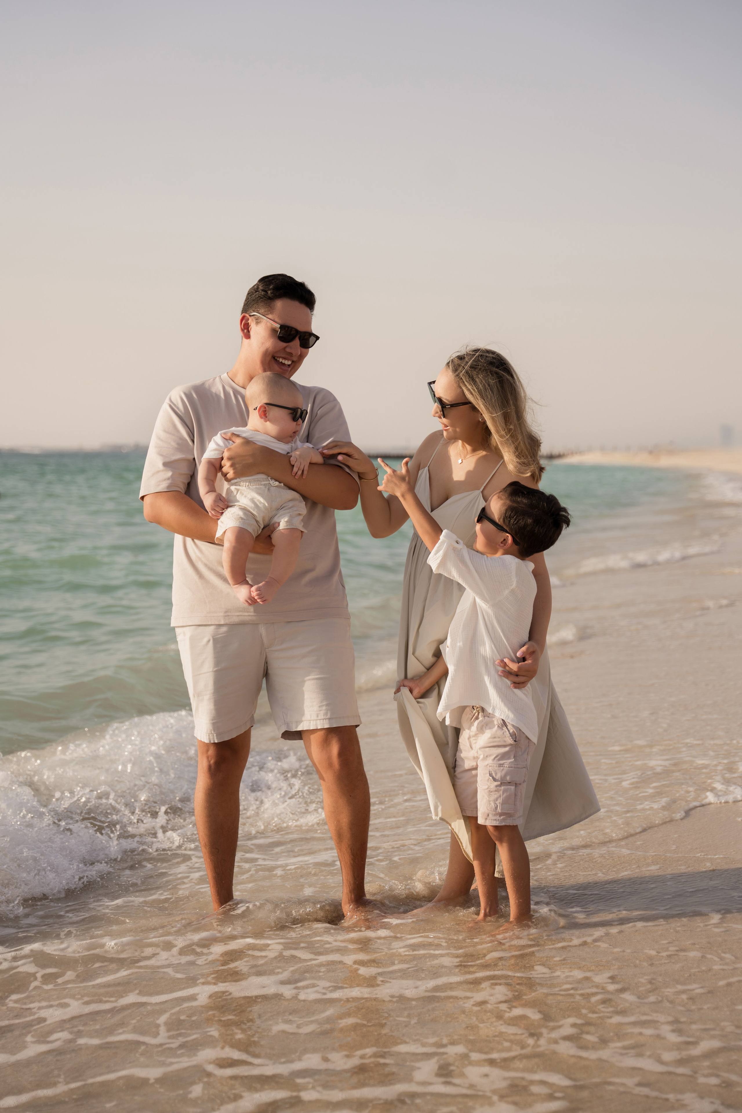 Waves and sun. Angela Iakovleva — Family Photographer in Dubai