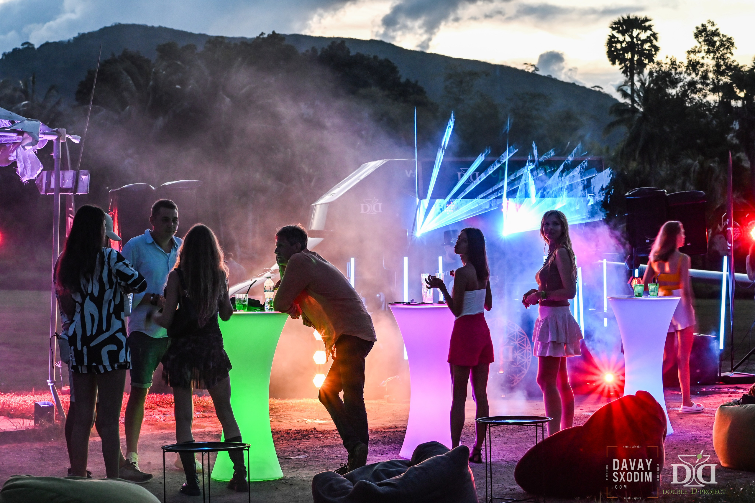Вечеринка на аэродроме | Фоторепортаж | Афиша | DAVAYSXODIM.com PHUKET. АФИША|ФОТОРЕПОРТАЖИ|ИВЕНТЫ|ПХУКЕТ