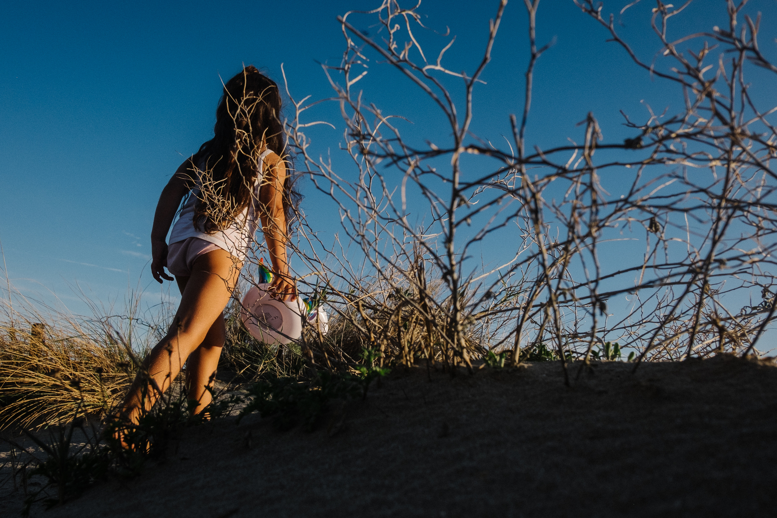 Sand and sea. Portrait and reportage photographer