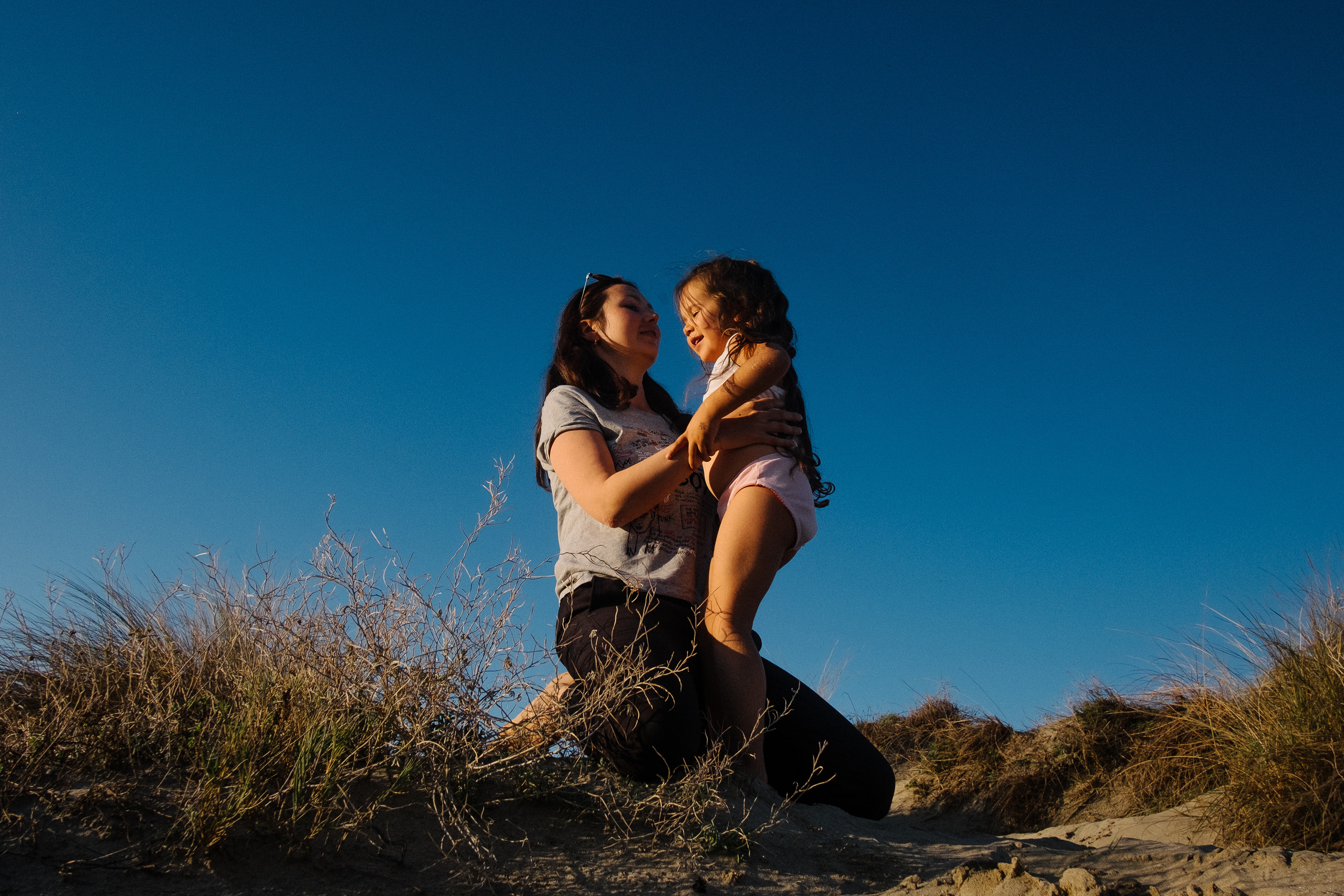 Sand and sea. Portrait and reportage photographer