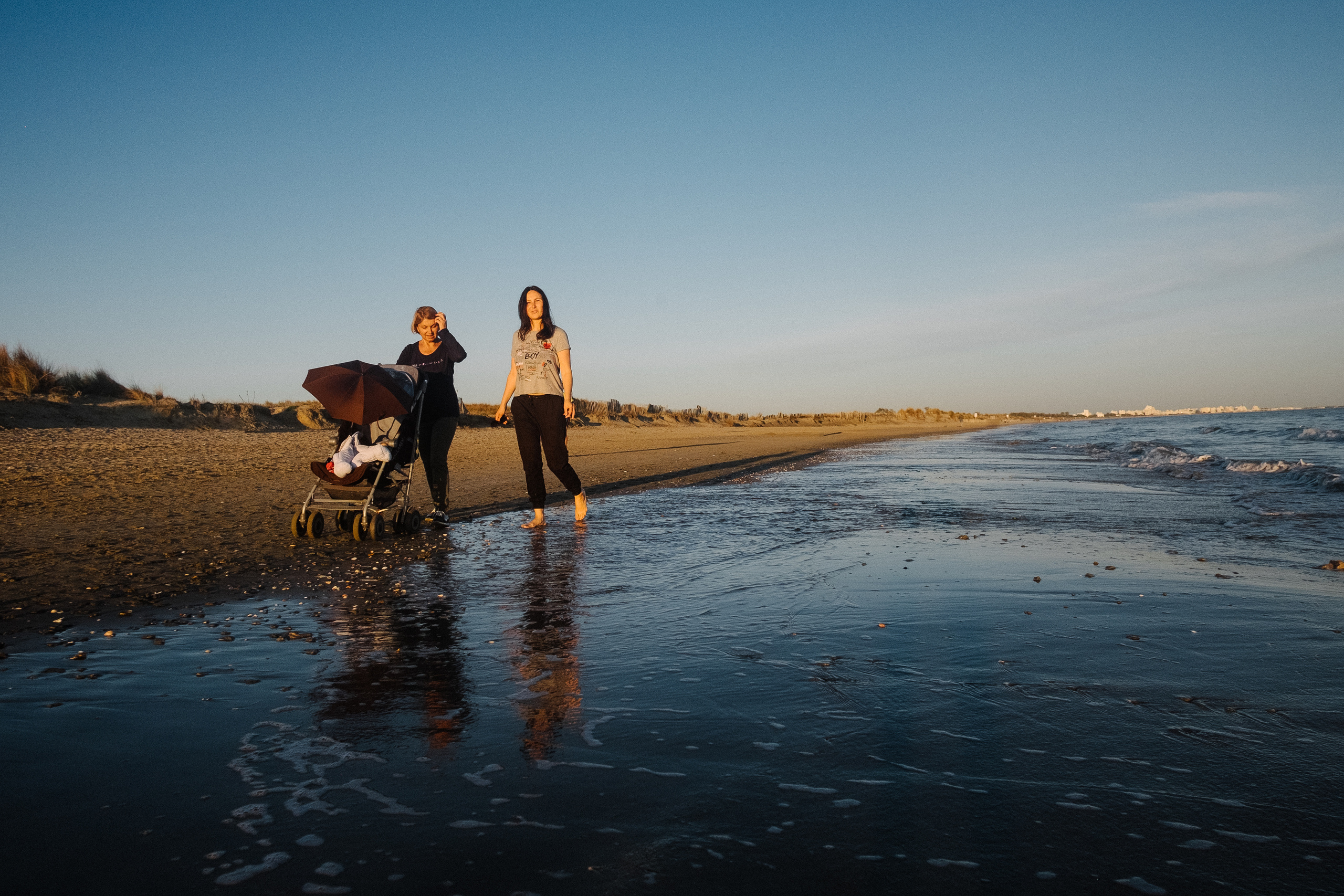 Sand and sea. Portrait and reportage photographer