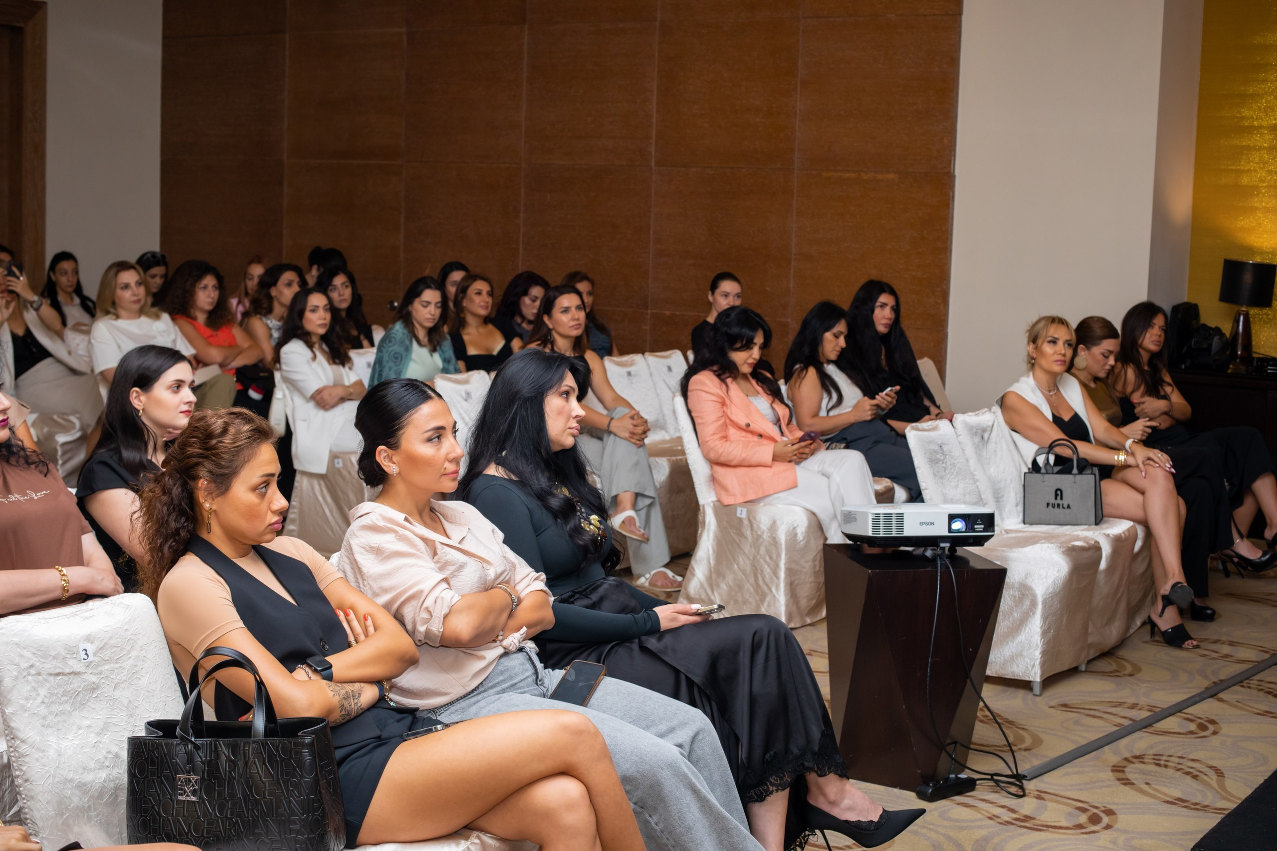 Laura Omuralieva — “The Woman of the New Age and Her Meta-Skills”. Fotograf Baku