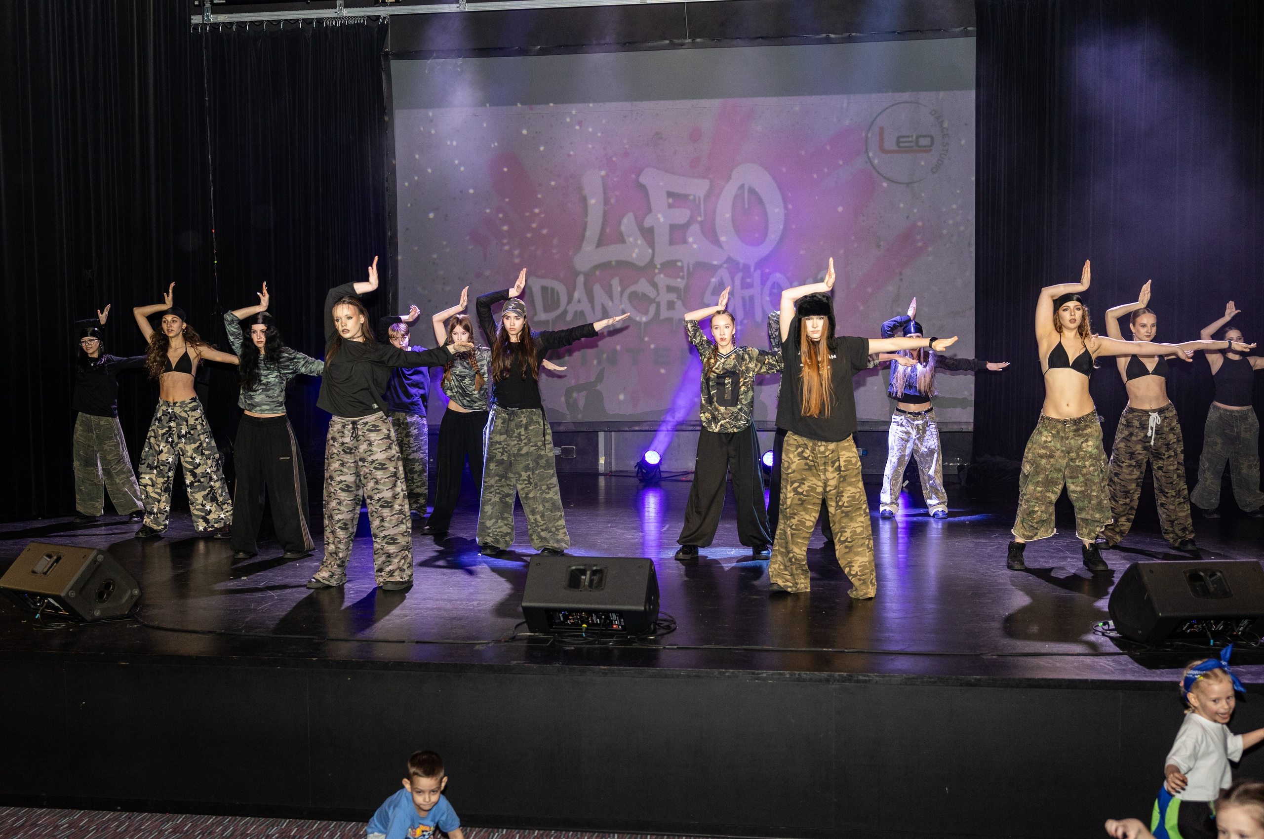 LEO DANCE SHOW WINTER 2025. Семейный и детский фотограф в Варшаве Мила Бобровская