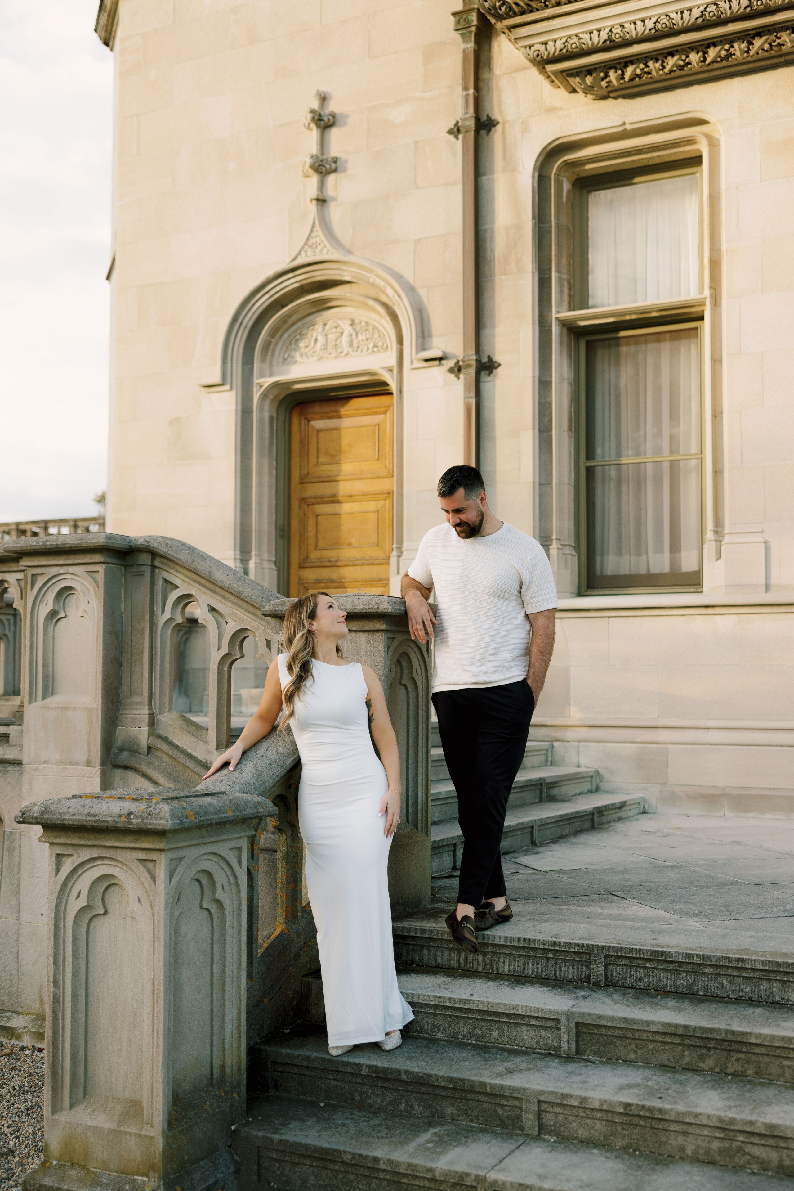 Coastal Elegance in Newport. Rhode Island Wedding Photographer Tati Simpson