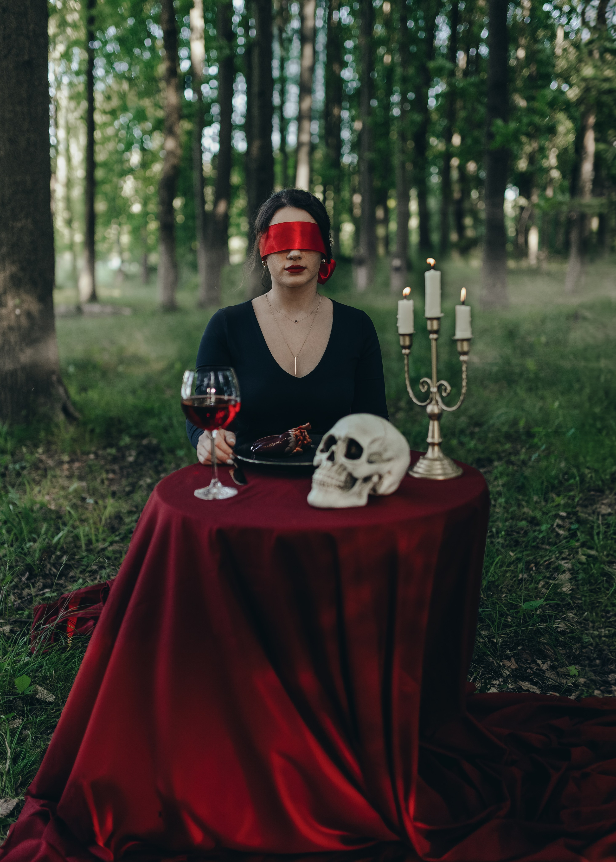 Deadly Dinner. Women’s photographer Anastasiya Vinichenka