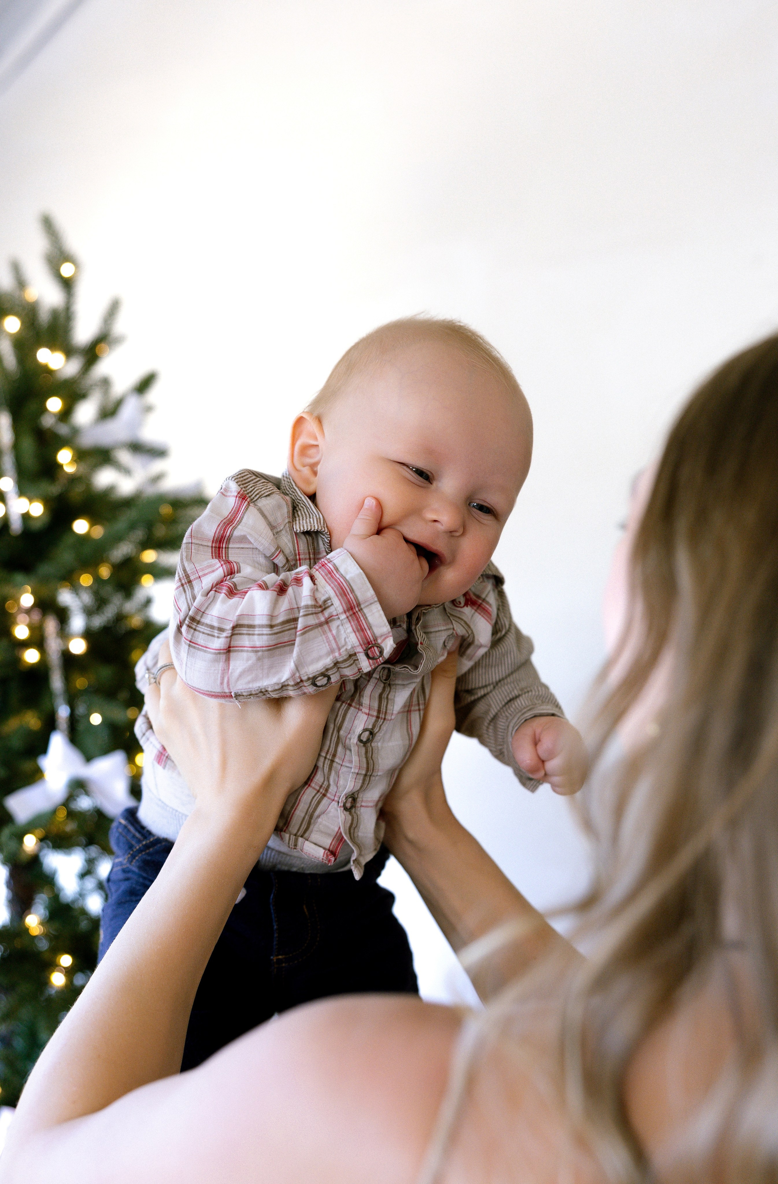 Christmas Family Photoshoot. Photographer Anastasia Nagibina