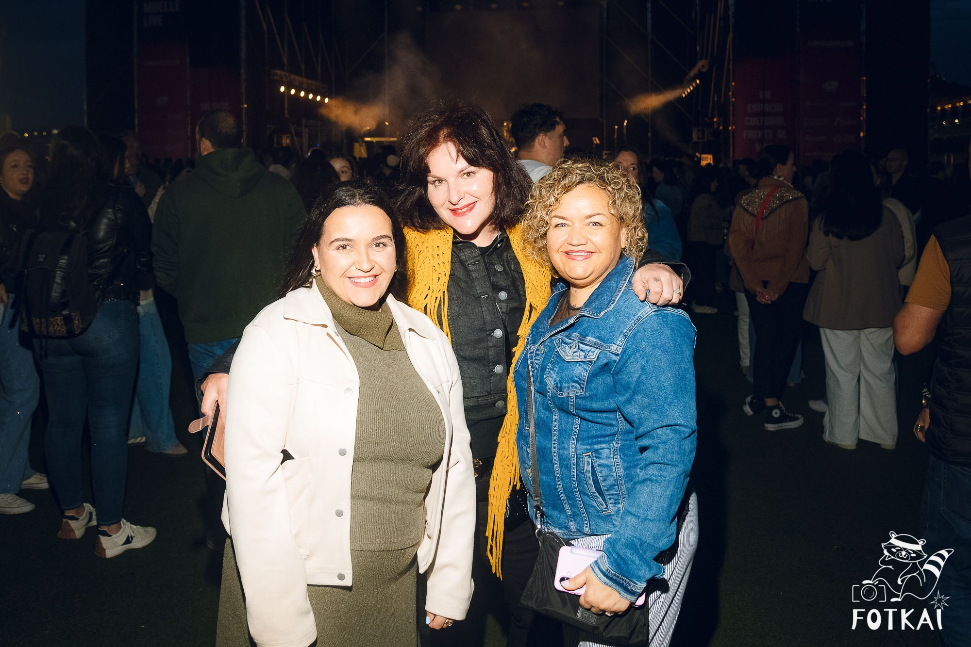 Marta Santos — Fotos del concierto en Alicante 2026: pop flamenco en El Muelle Live | FOTKAI