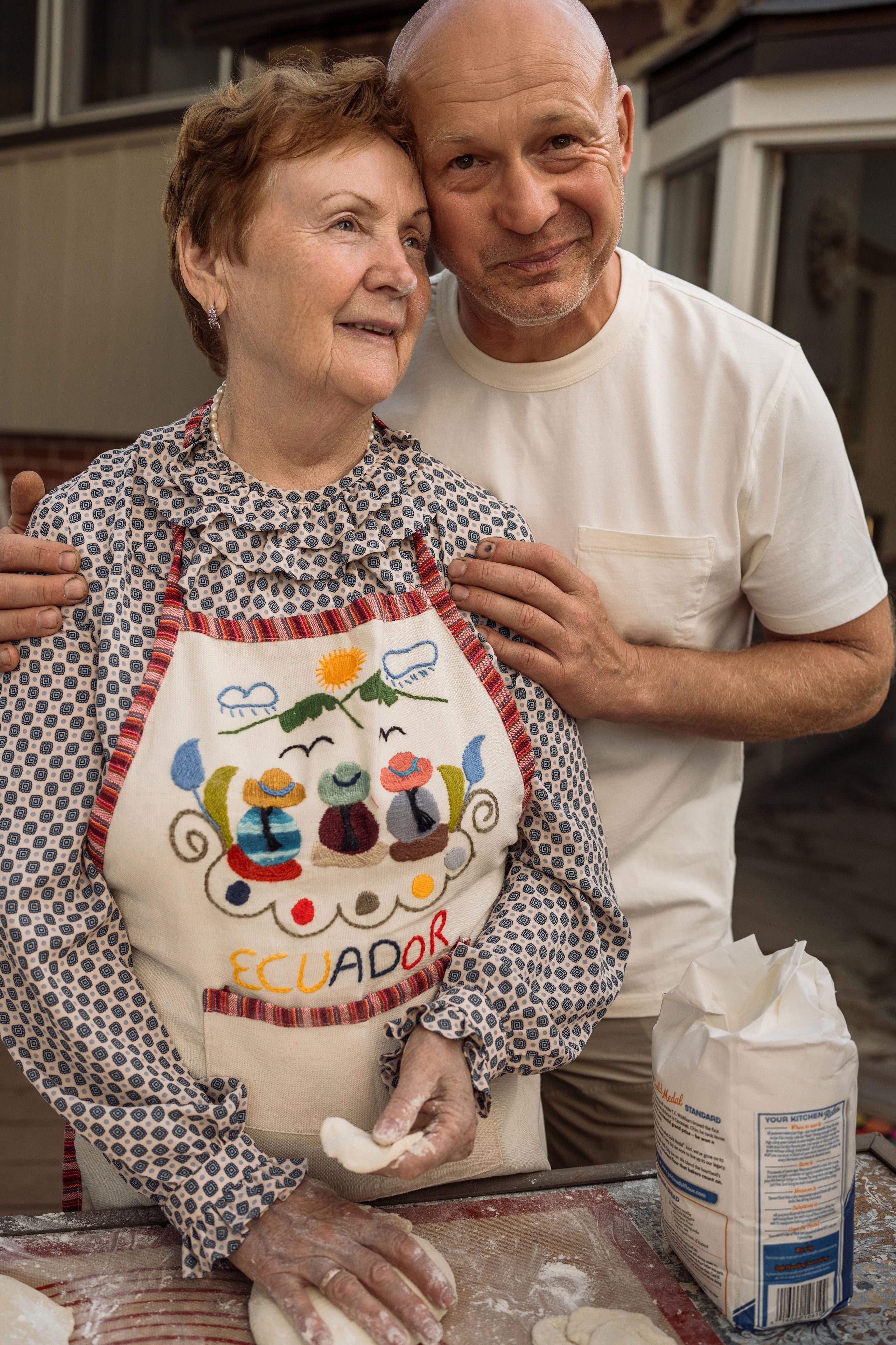 Big happy family. At home. Wedding and family photographer and videographer PA, NJ, NY, DE, MD