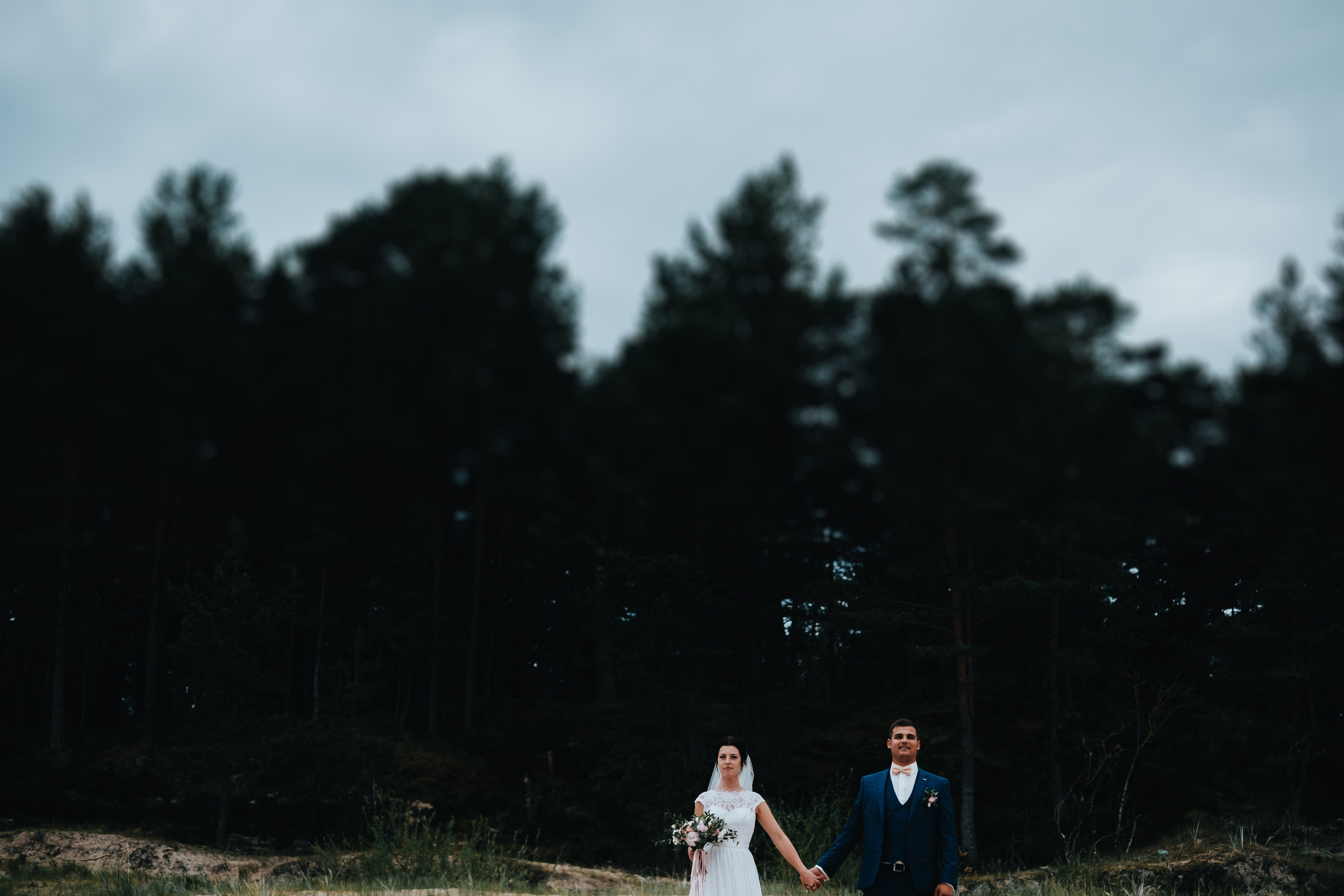 Kāzu stāsts Santa & Miks. Kāzu × Ģimenes notikumu fotografs Edgars Kalniņš