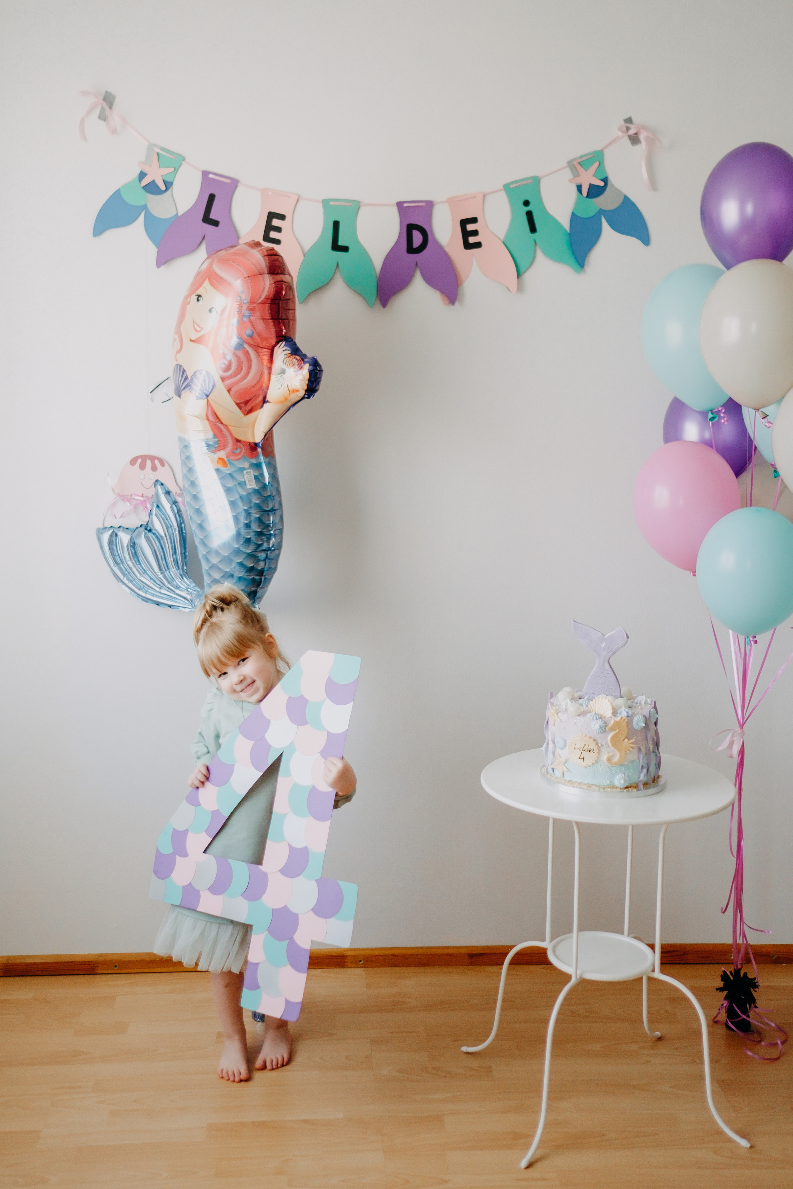 Nāru ballītes dekori, kūka, baloni