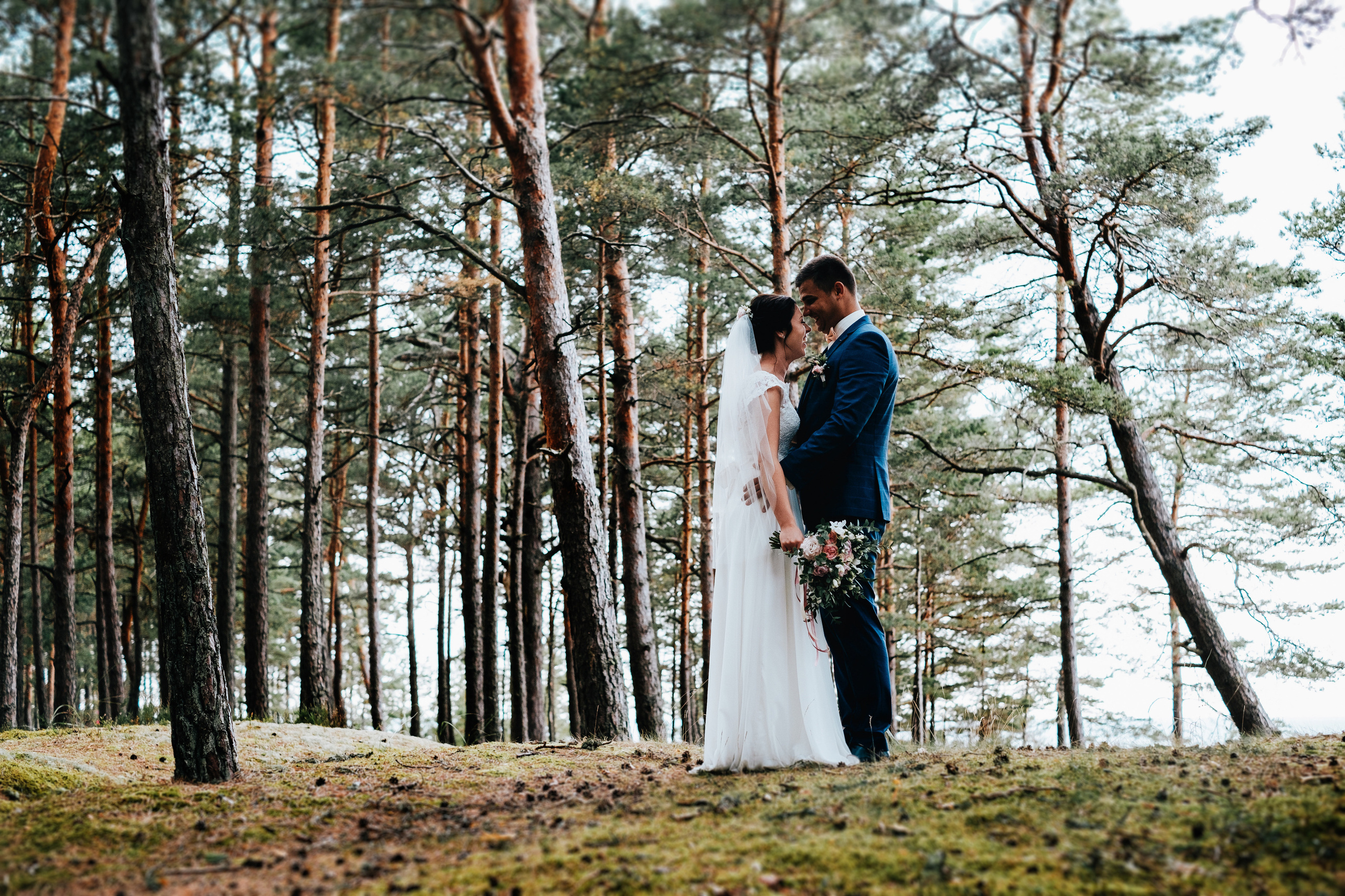 Kāzu stāsts Santa & Miks. Kāzu × Ģimenes notikumu fotografs Edgars Kalniņš