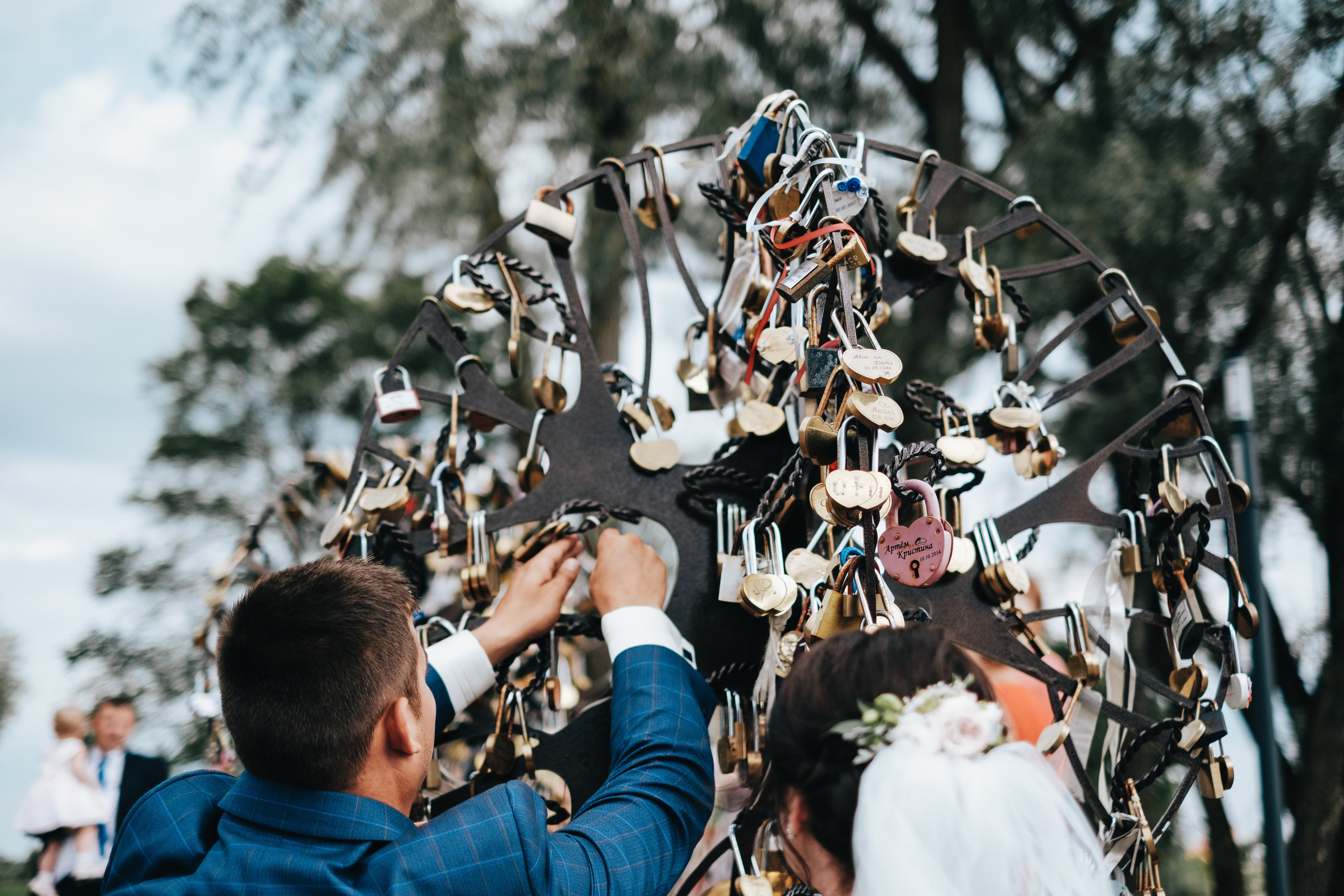 Kāzu stāsts Santa & Miks. Kāzu × Ģimenes notikumu fotografs Edgars Kalniņš