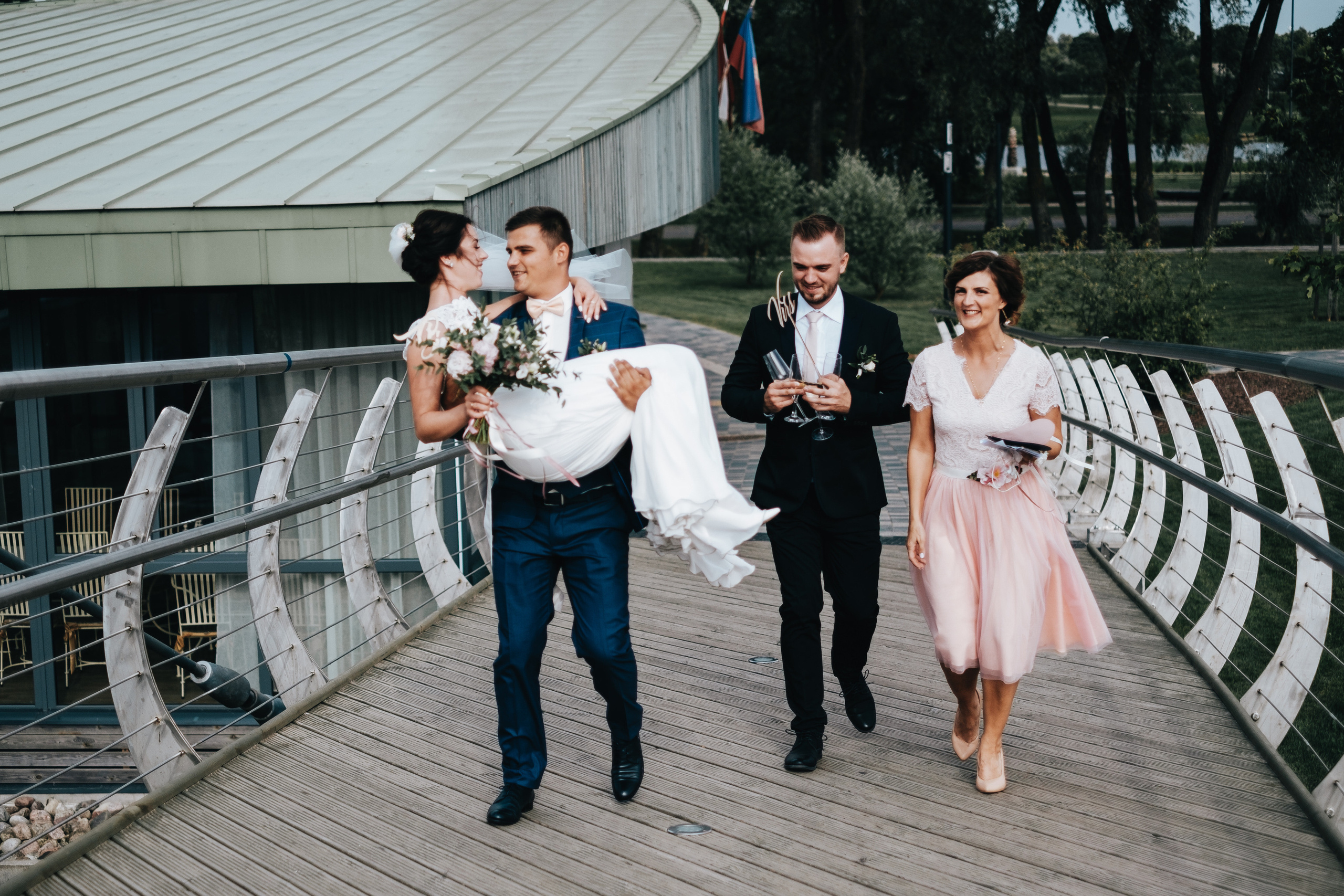 Kāzu stāsts Santa & Miks. Kāzu × Ģimenes notikumu fotografs Edgars Kalniņš