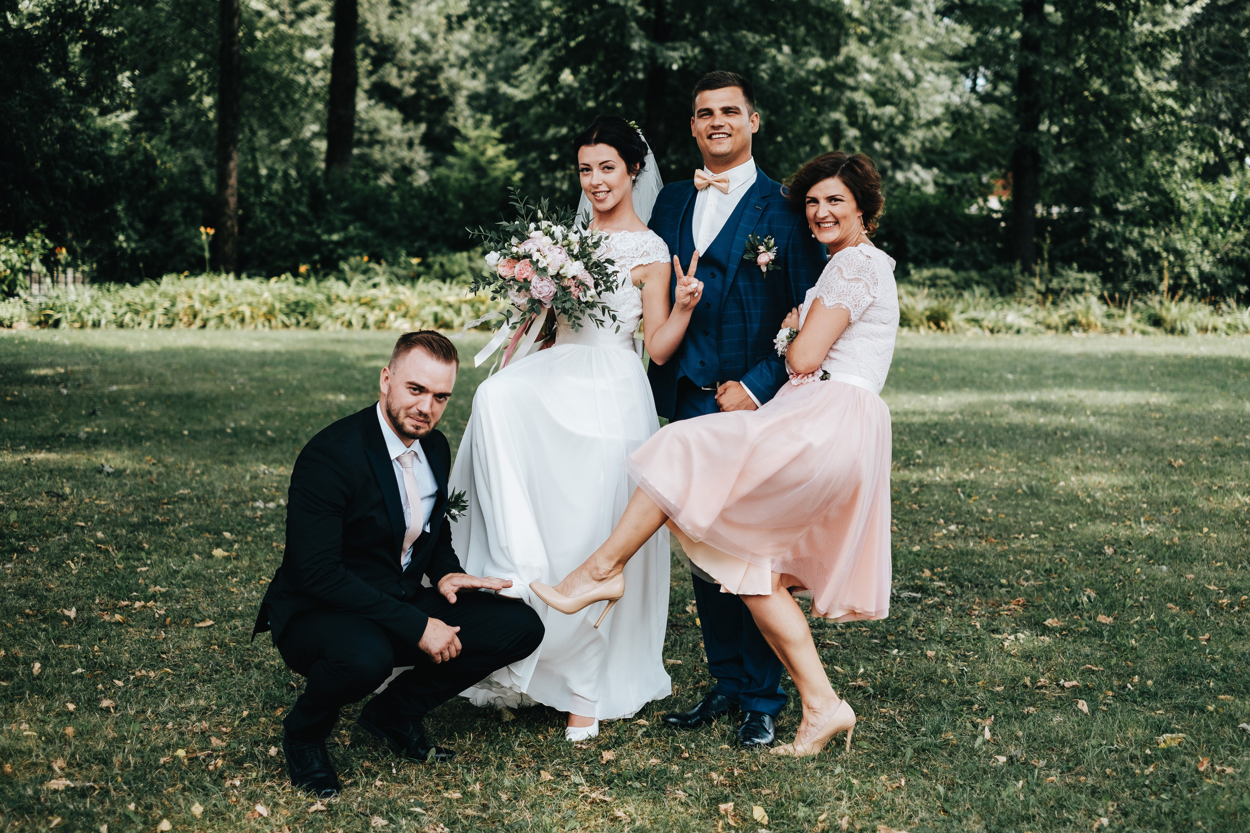 Kāzu stāsts Santa & Miks. Kāzu × Ģimenes notikumu fotografs Edgars Kalniņš