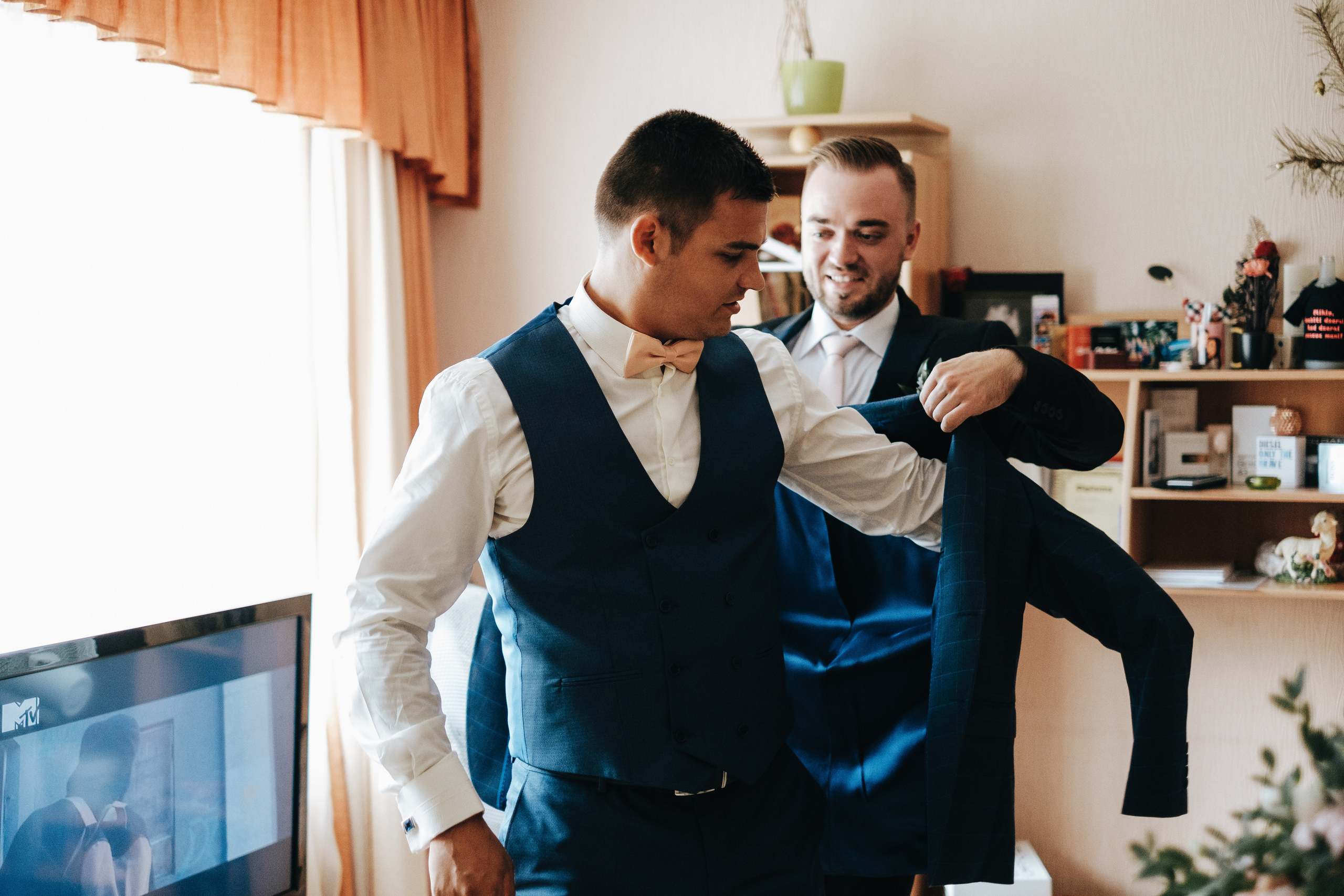 Kāzu stāsts Santa & Miks. Kāzu × Ģimenes notikumu fotografs Edgars Kalniņš