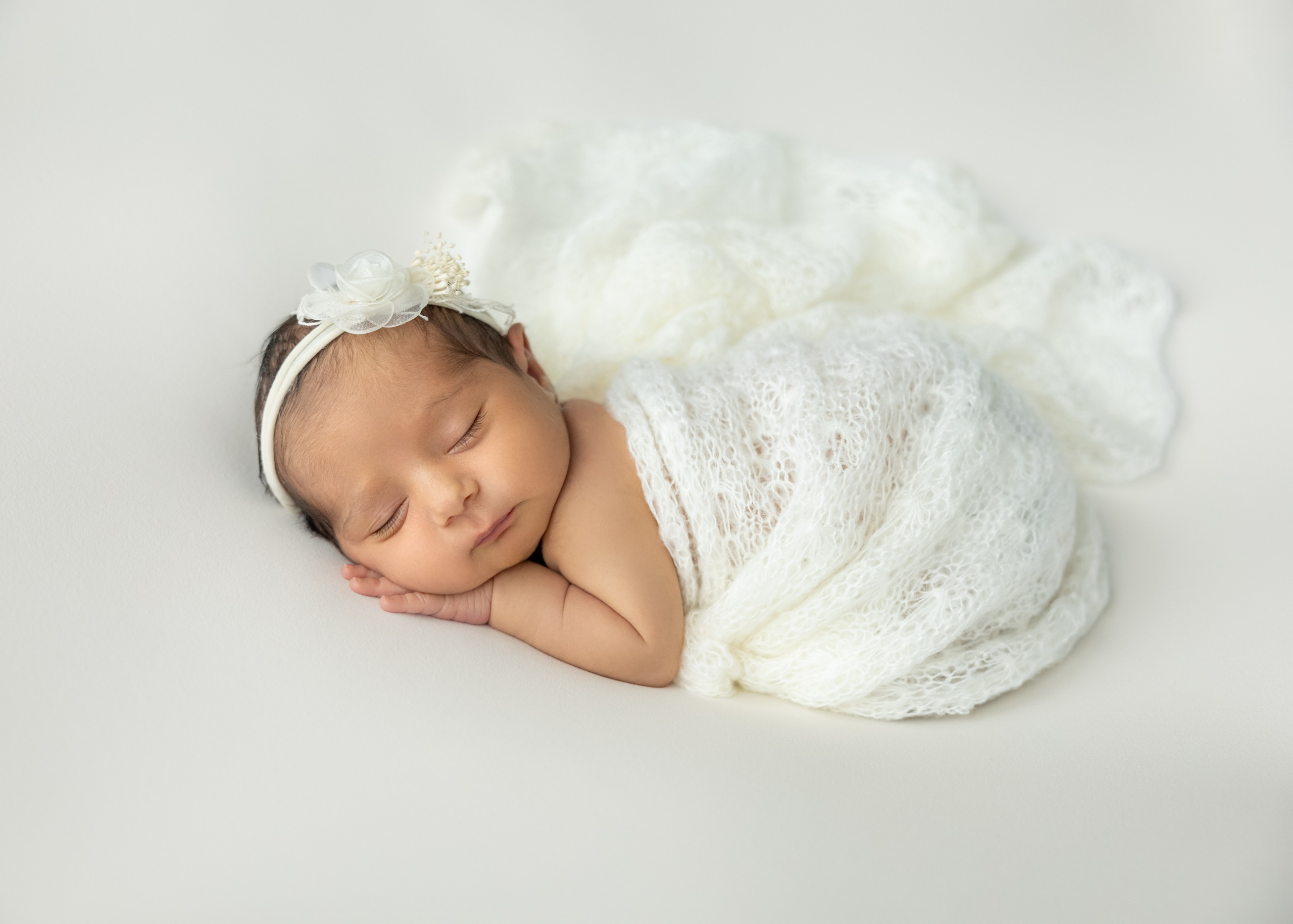 Newborn photos. Newborn photographer in Tampa Bay Area, FL