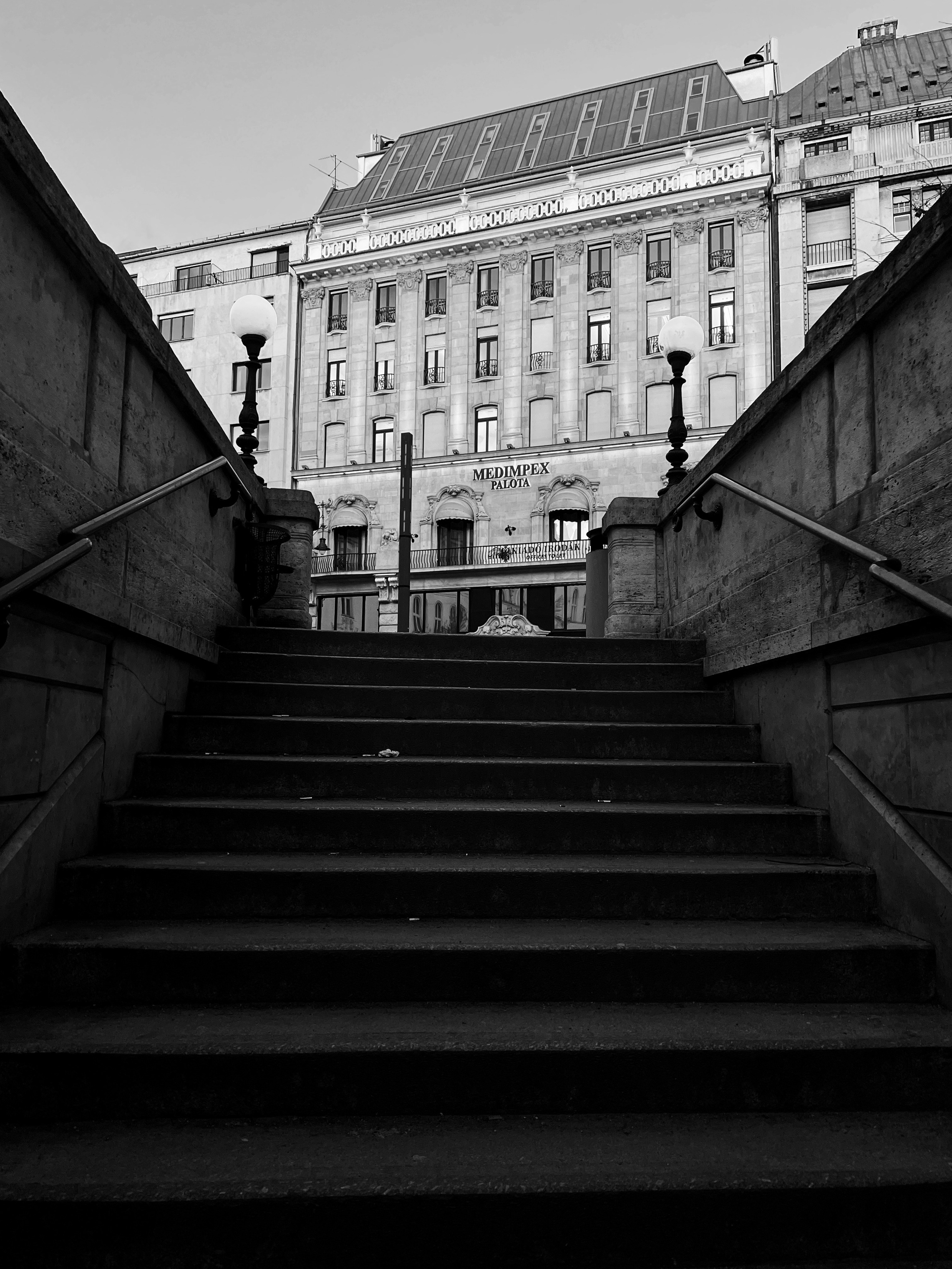 Vörösmarty tér | Budapest 2026 | IPHONE 12 PRO