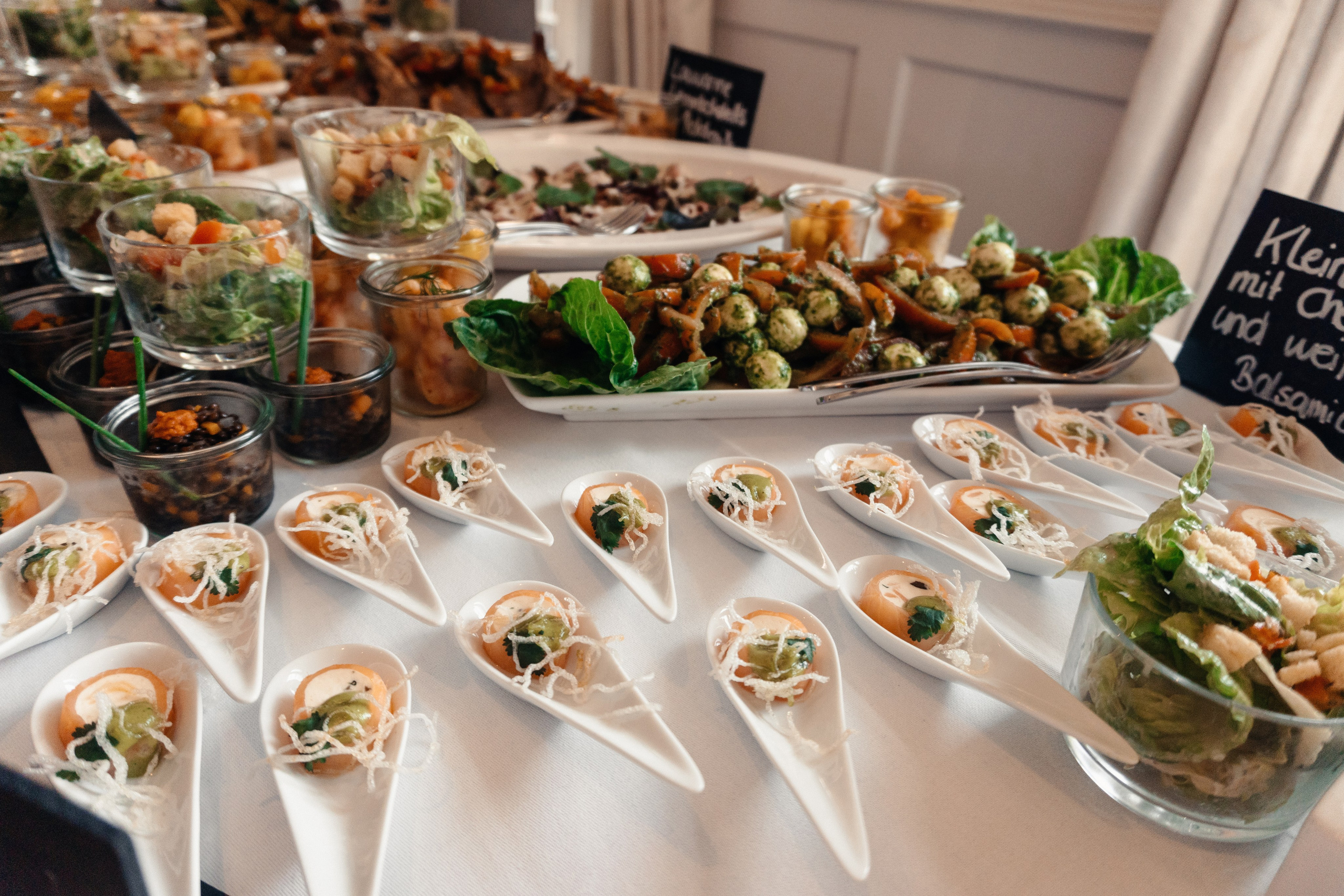 D & M im Restaurant Elfrather Mühle. Wedding Photographer Germany