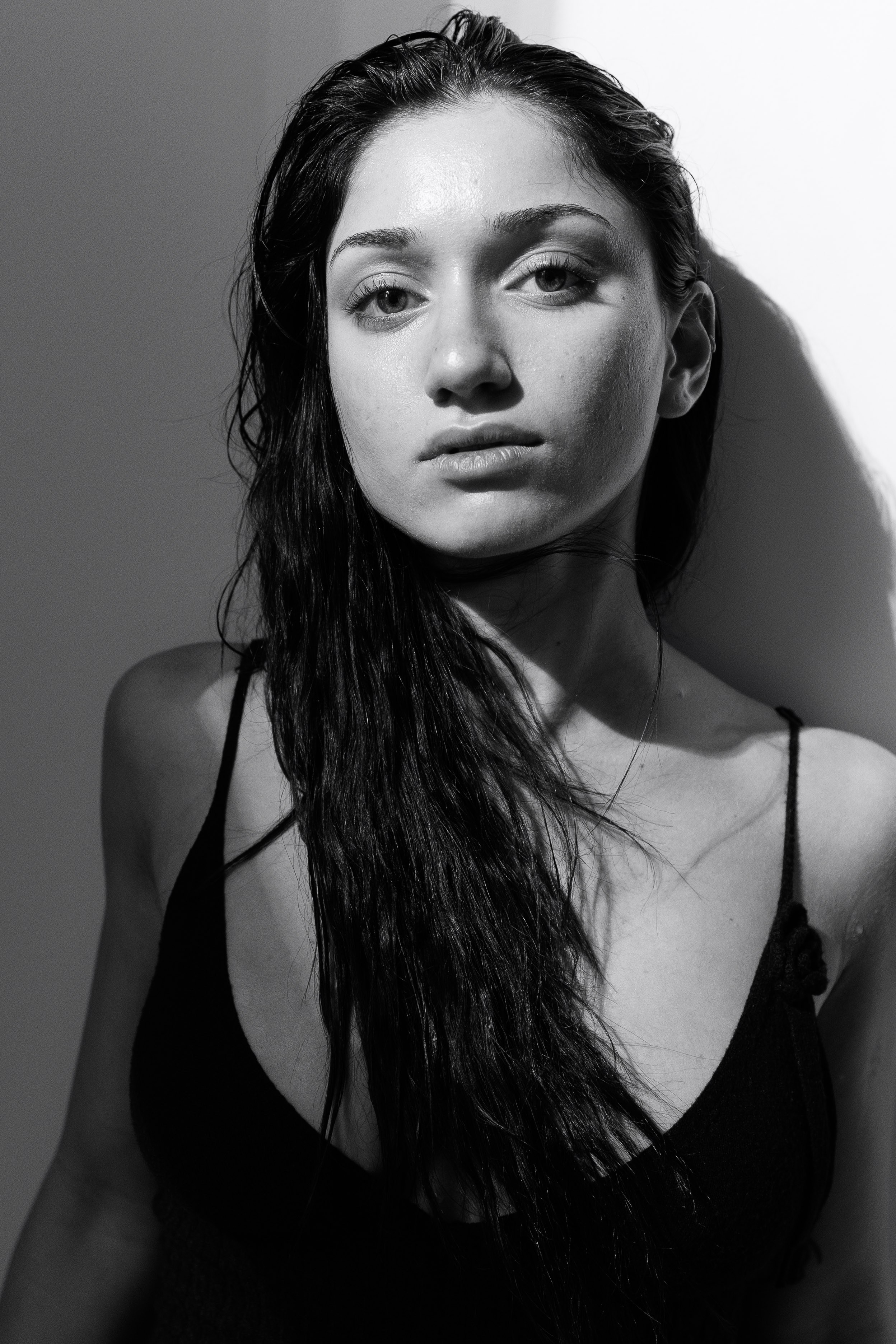 E. Rawnoir- Portrait photography by Daria Paliy.Timeless black&white portraits of women in NYC area