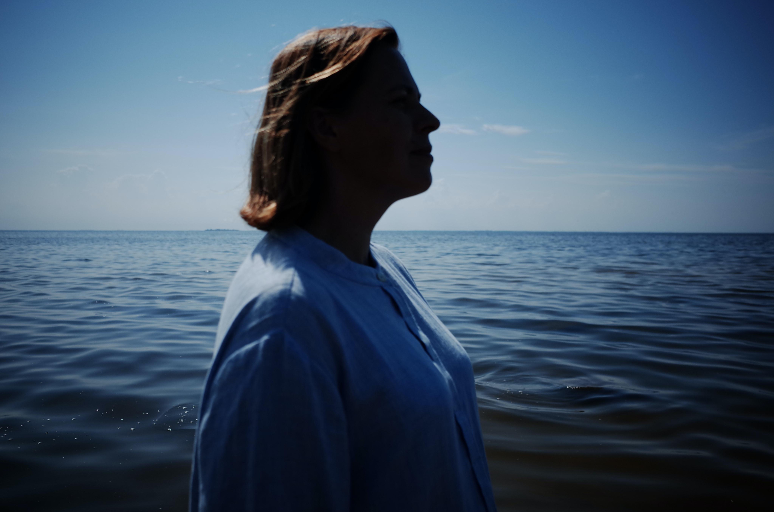 Anna, be herself. Water and sun. Victoria Dini. Art photography in London / Folkestone, UK