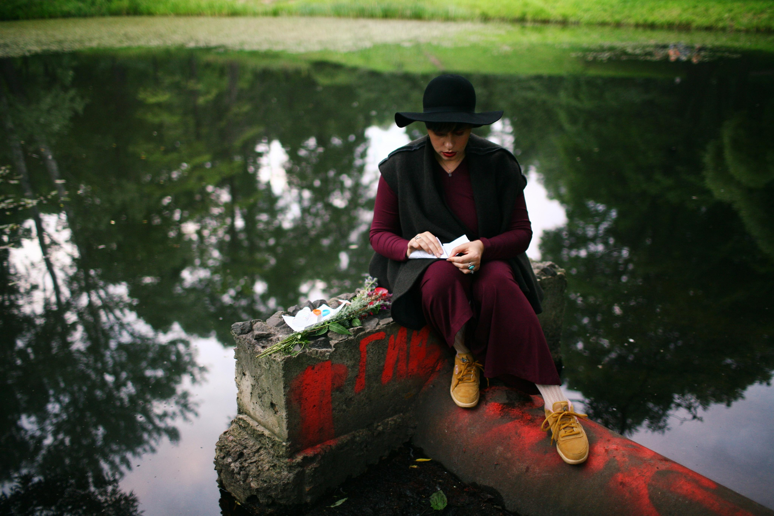 Anna and the fire. Victoria Dini. Art photography in London / Folkestone, UK