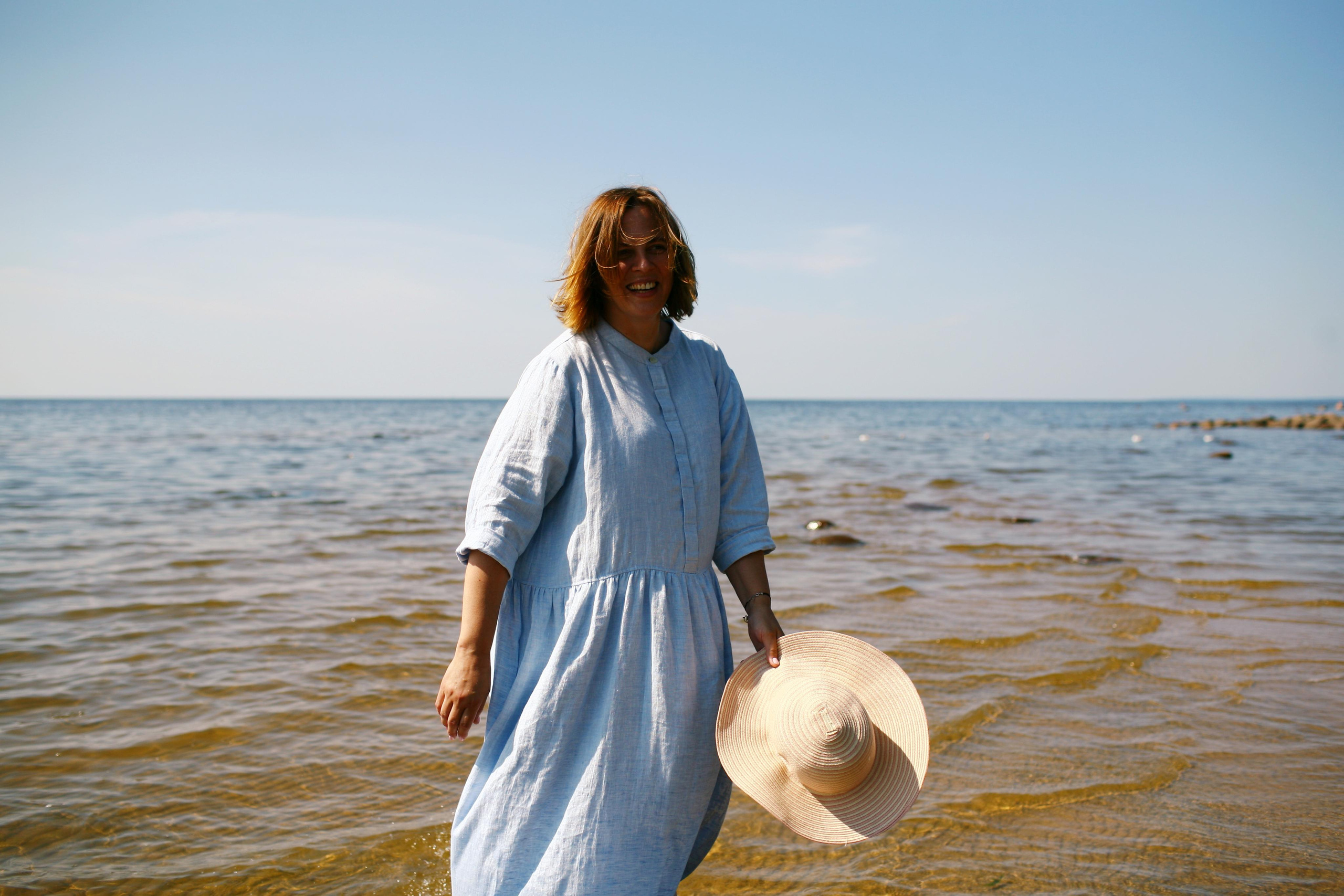 Anna, be herself. Water and sun. Victoria Dini. Art photography in London / Folkestone, UK