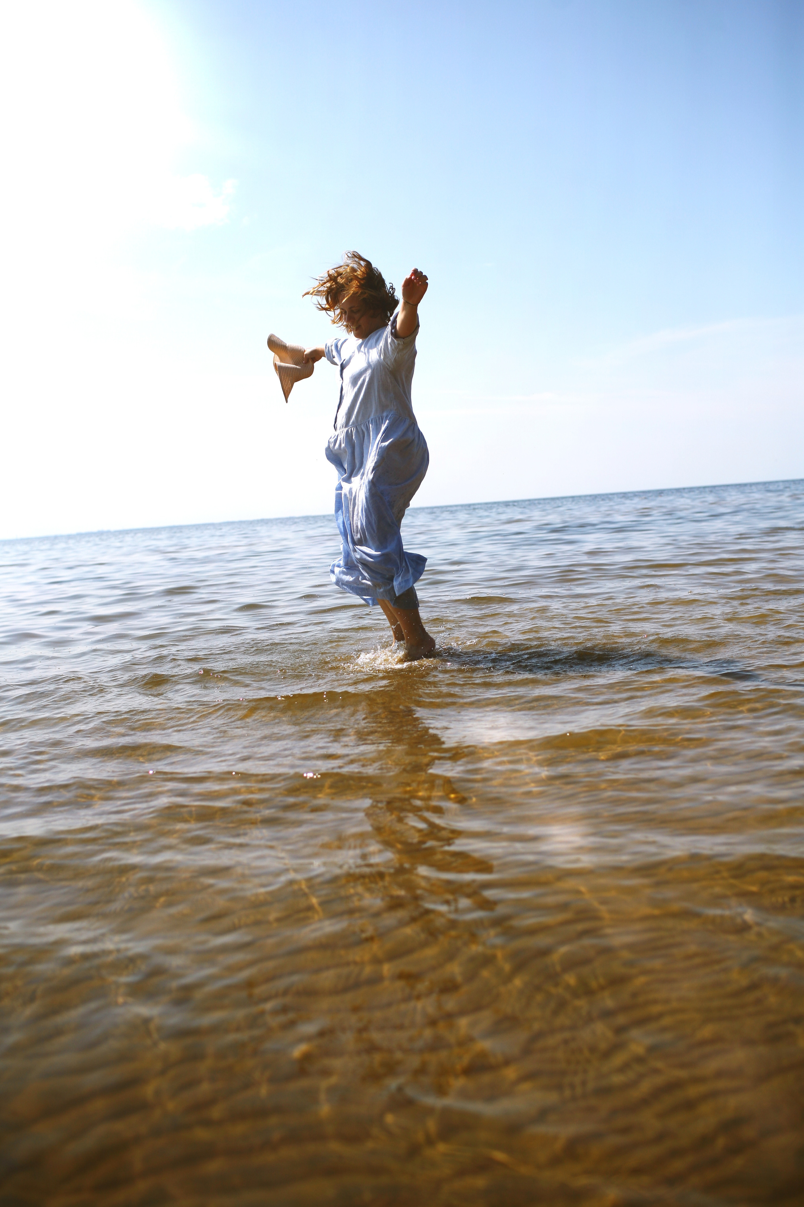 Anna, be herself. Water and sun. Victoria Dini. Art photography in London / Folkestone, UK