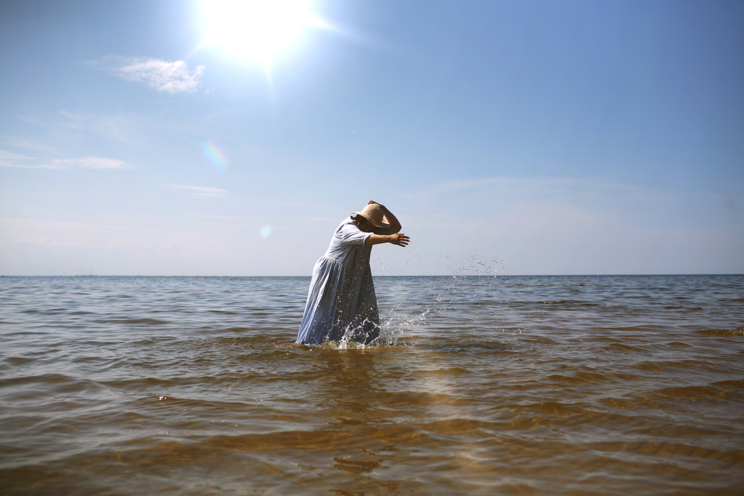 Anna, be herself. Water and sun. Victoria Dini. Art photography in London / Folkestone, UK