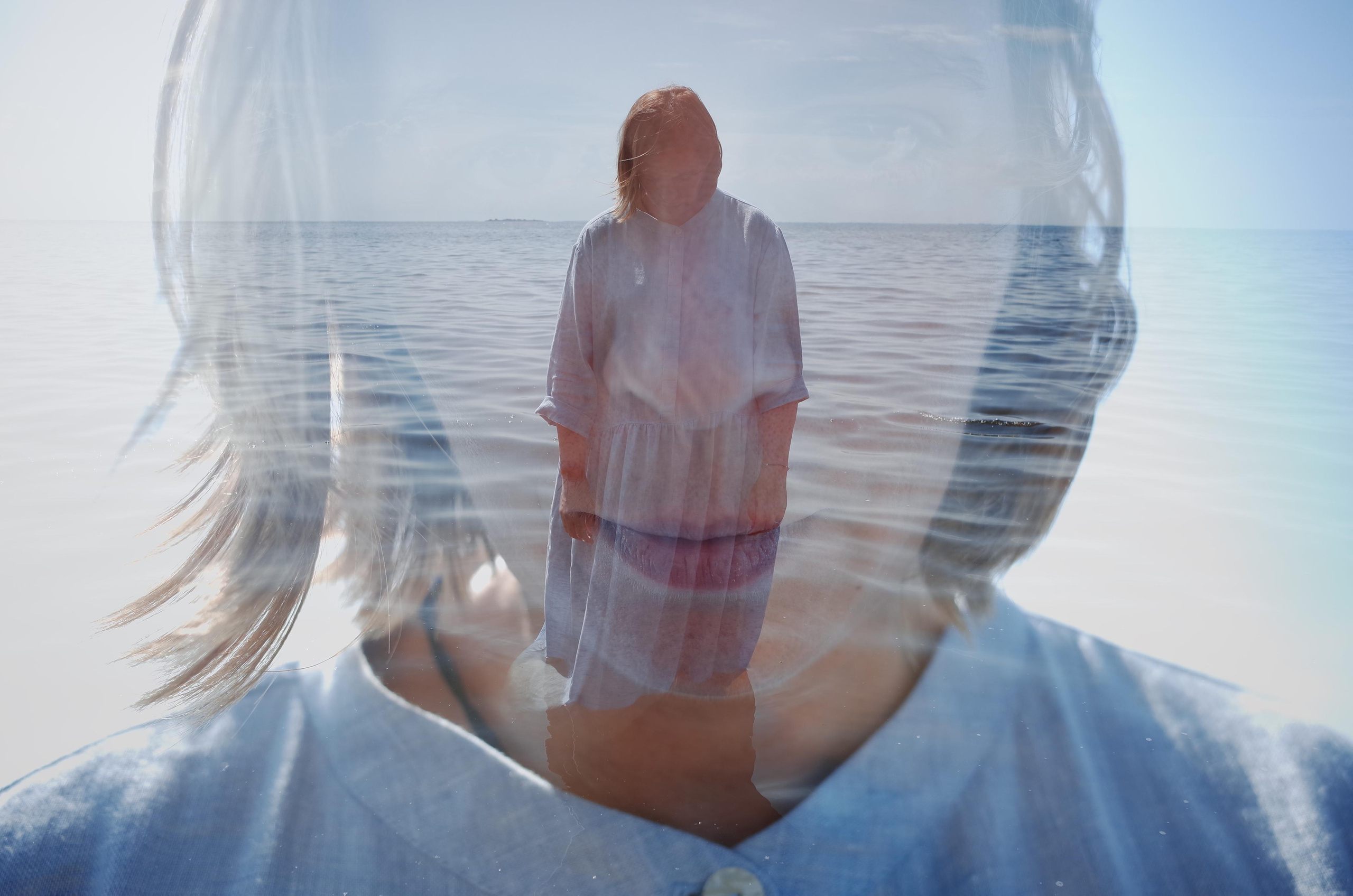 Anna, be herself. Water and sun. Victoria Dini. Art photography in London / Folkestone, UK