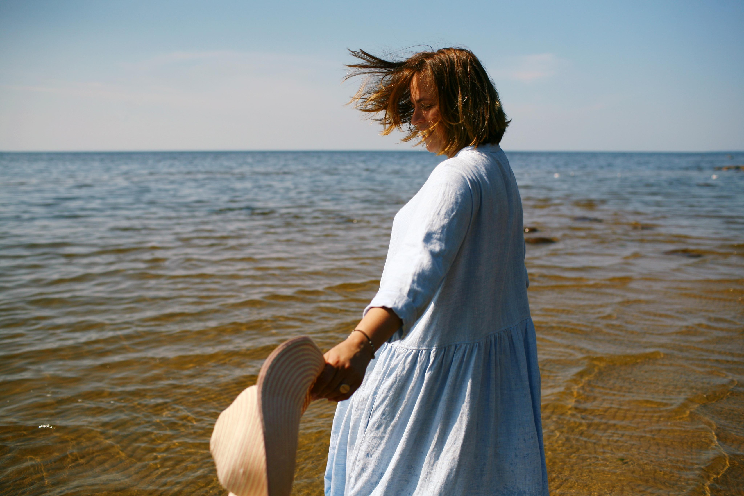 Anna, be herself. Water and sun. Victoria Dini. Art photography in London / Folkestone, UK