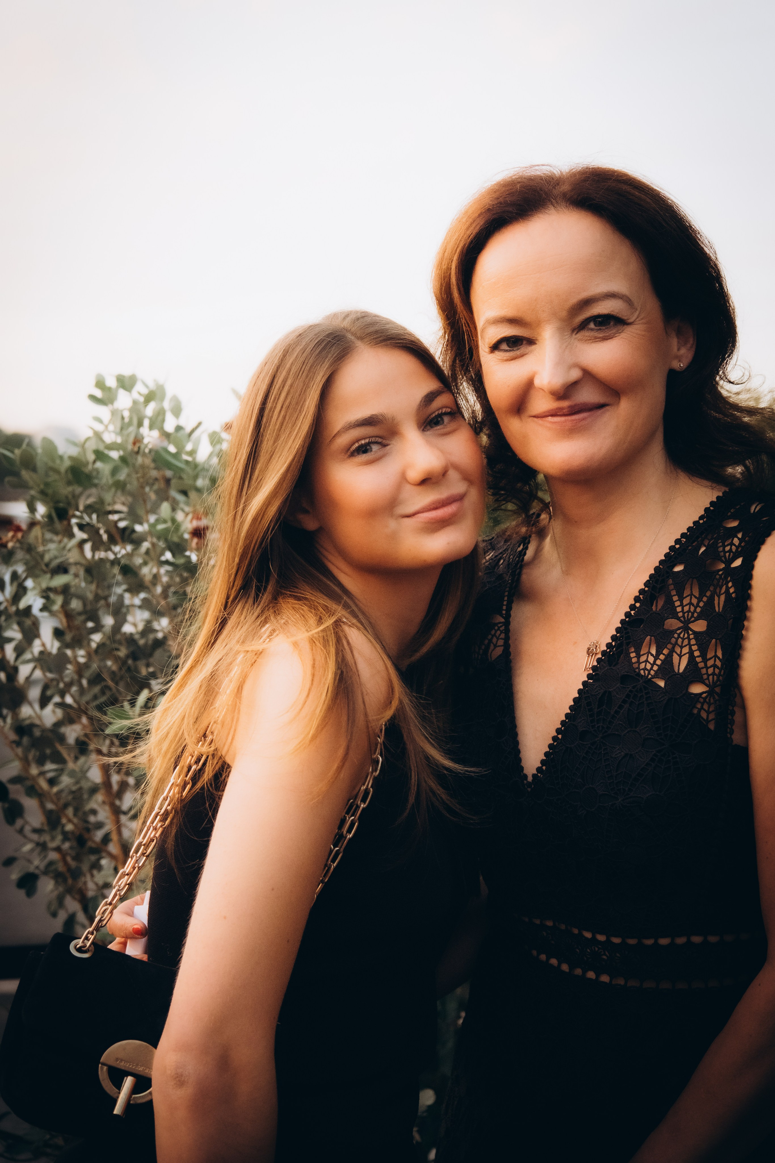 Marie’s Birthday with an Eiffel Tower view. Photographer in Paris Marina Chaput