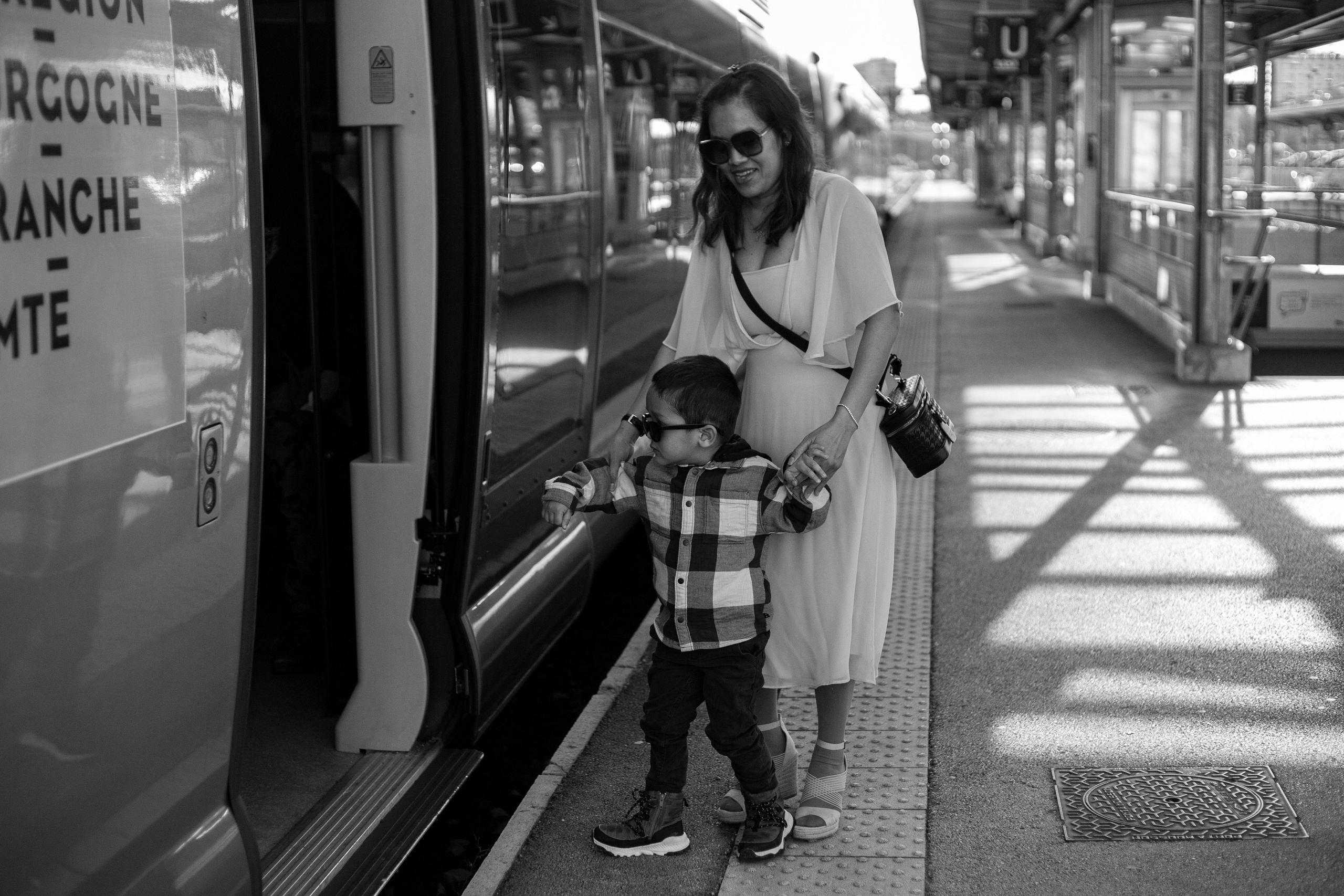 Maman et fils – émotions authentiques. Photographe et graphiste Anastasiia LITVIN - Besançon, France
