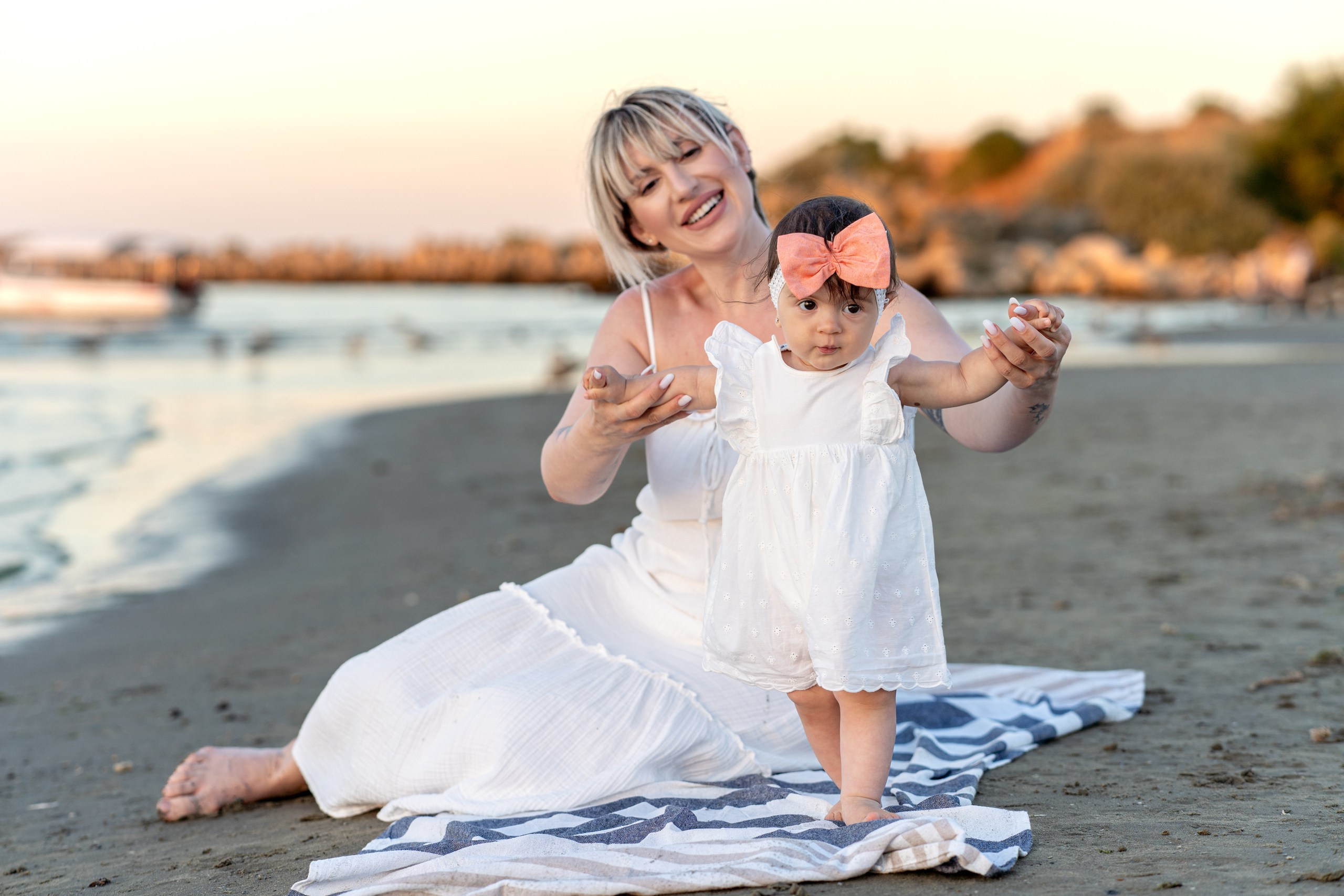Raluca si Ecaterina. Adelinne — fotograf profesionist în Constanța pentru familii, bebeluși și evenimente