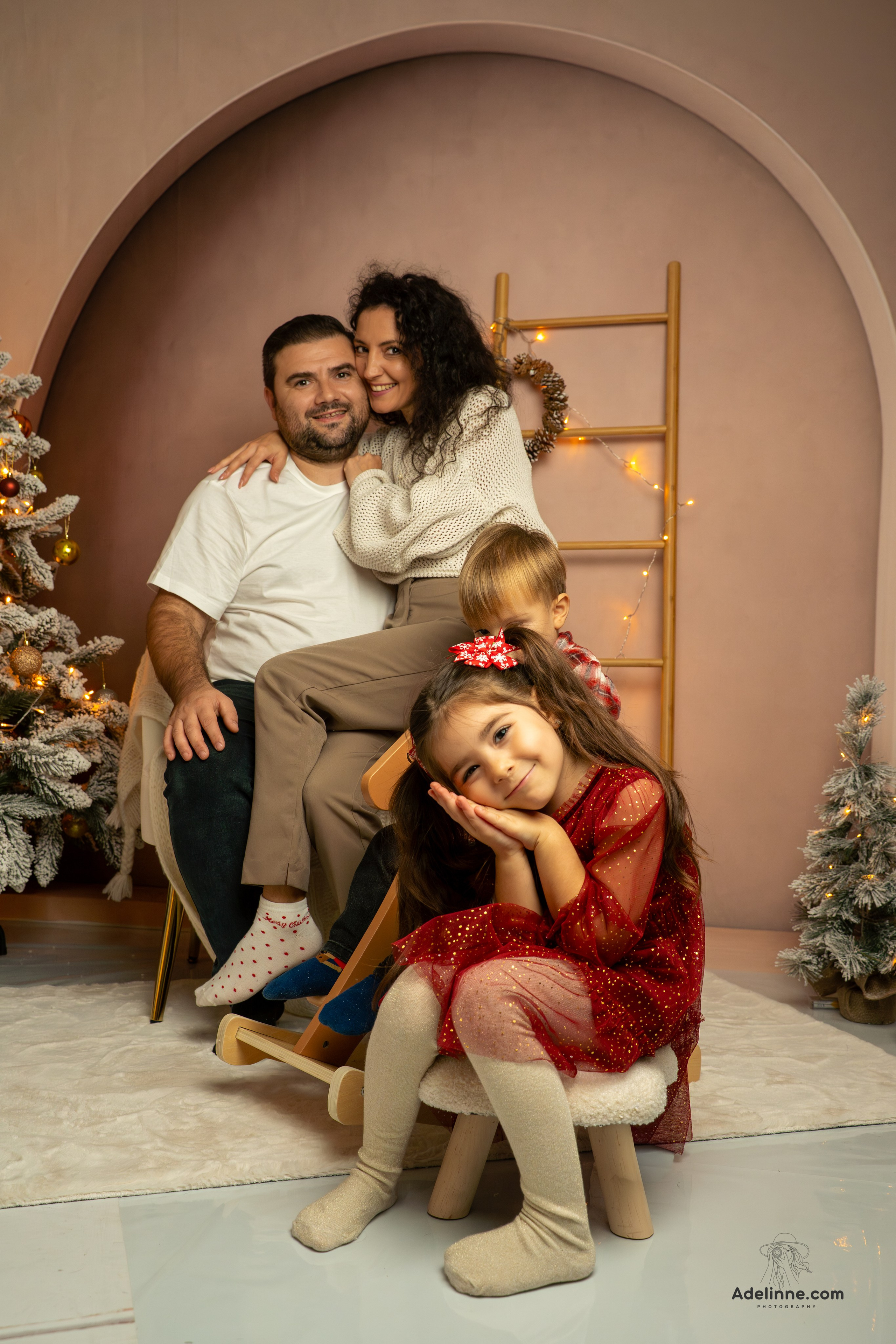 Sedinta foto de familie Craciun. Adelinne — fotograf profesionist în Constanța pentru familii, bebeluși și evenimente