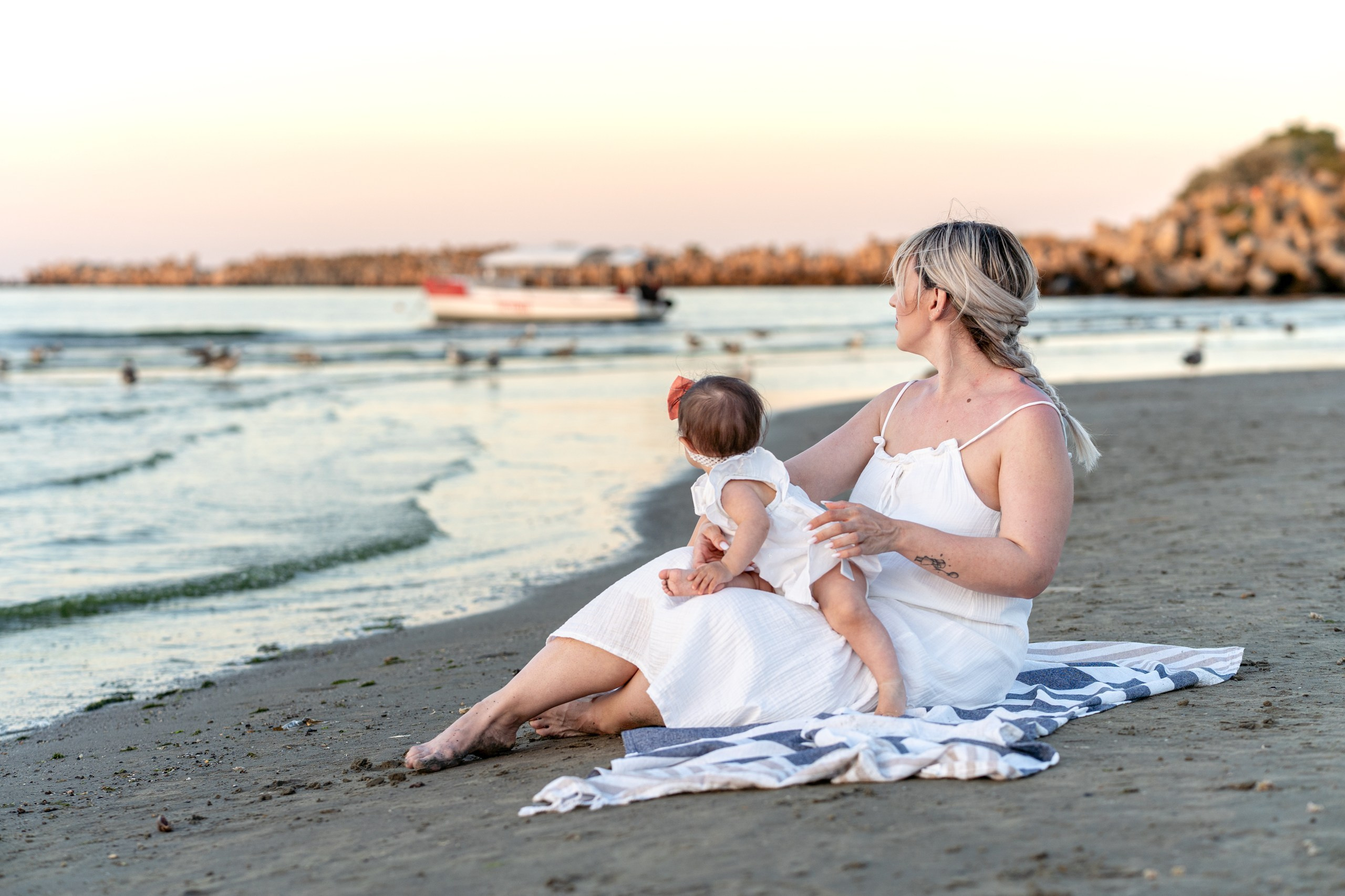 Raluca si Ecaterina. Adelinne — fotograf profesionist în Constanța pentru familii, bebeluși și evenimente
