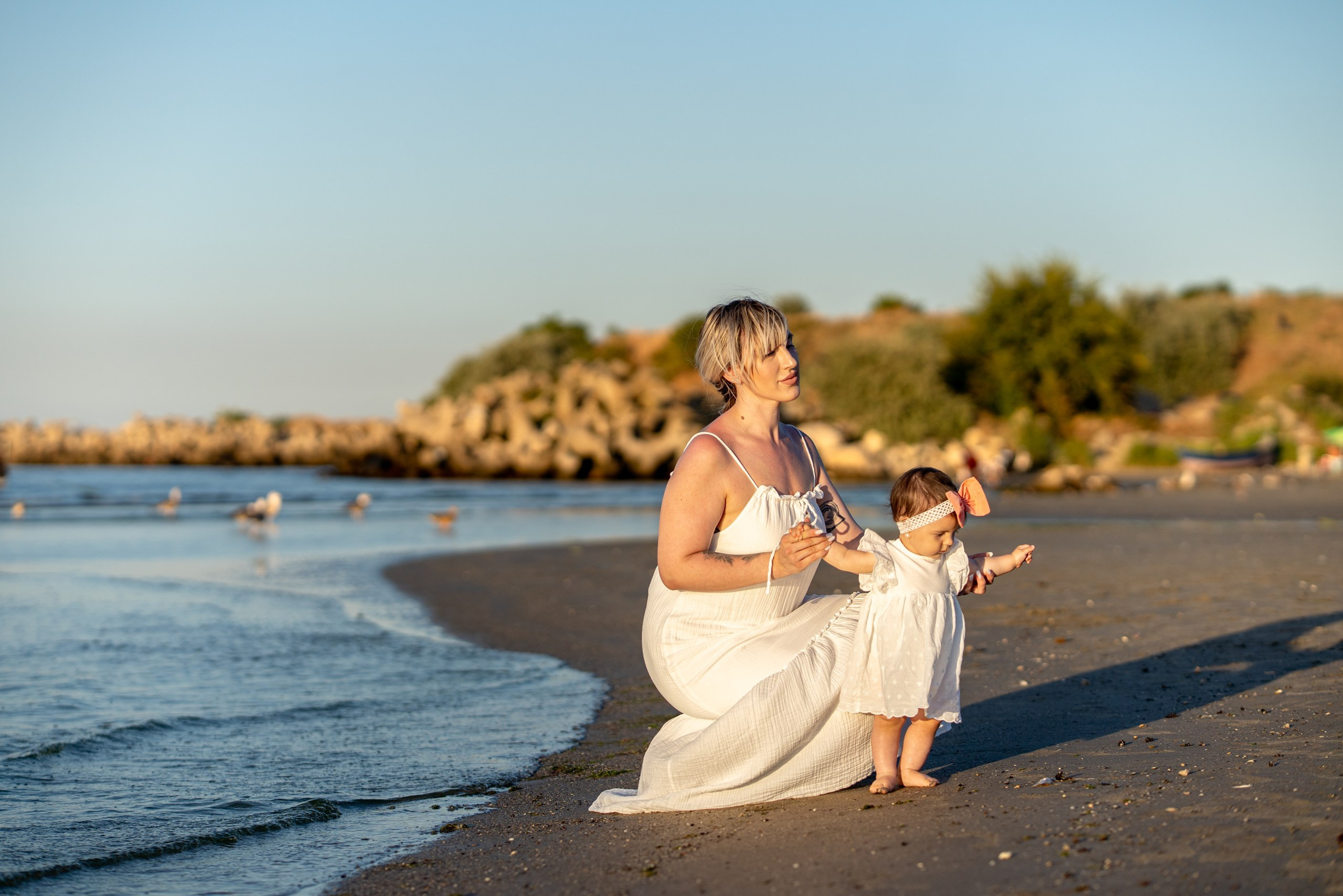Raluca si Ecaterina. Adelinne — fotograf profesionist în Constanța pentru familii, bebeluși și evenimente