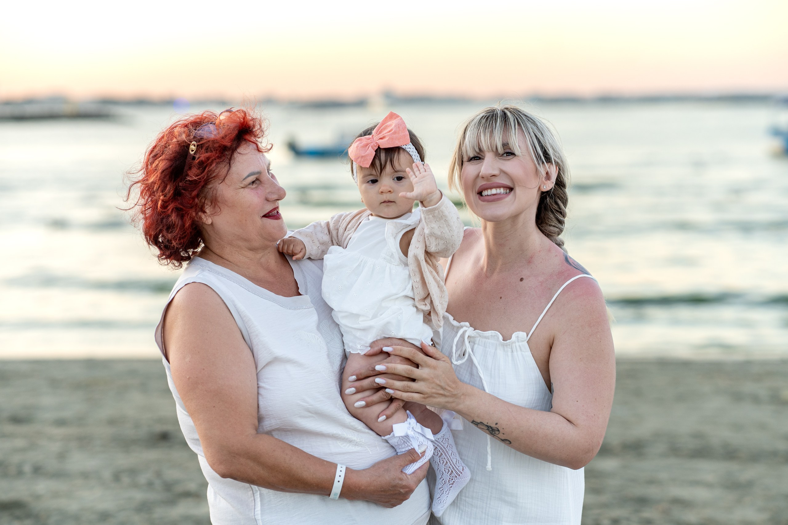 Raluca si Ecaterina. Adelinne — fotograf profesionist în Constanța pentru familii, bebeluși și evenimente