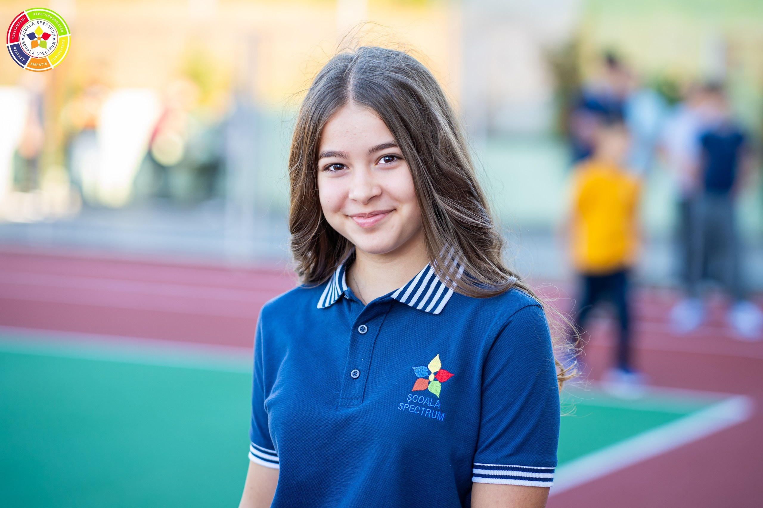 Scoala Gimnaziala Spectrum 2026-2027. Adelinne — fotograf profesionist în Constanța pentru familii, bebeluși și evenimente