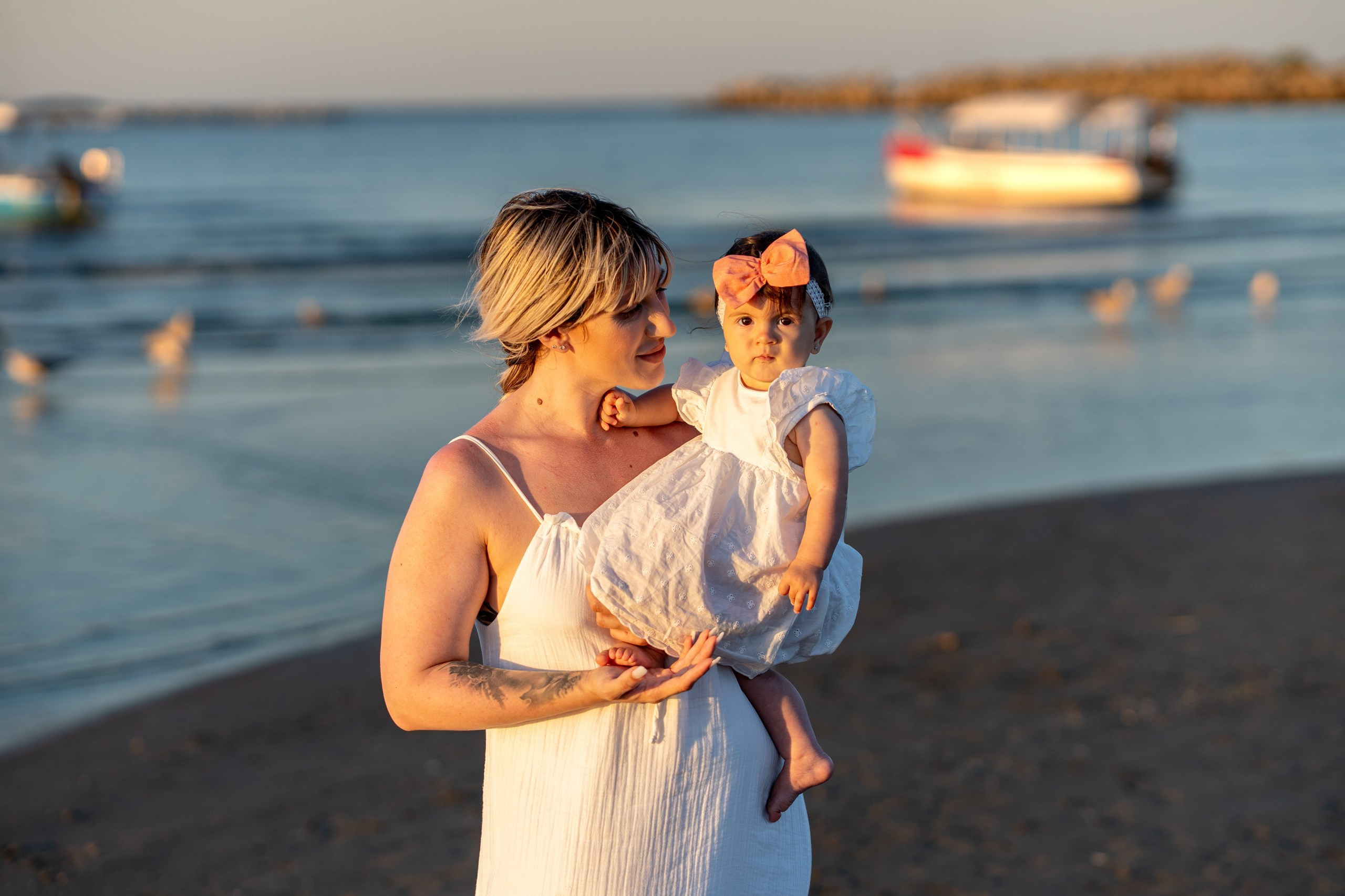 Raluca si Ecaterina. Adelinne — fotograf profesionist în Constanța pentru familii, bebeluși și evenimente