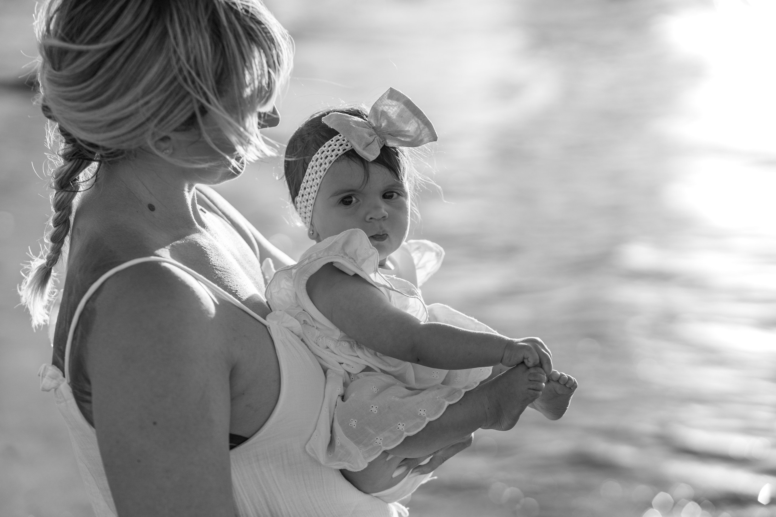 Raluca si Ecaterina. Adelinne — fotograf profesionist în Constanța pentru familii, bebeluși și evenimente