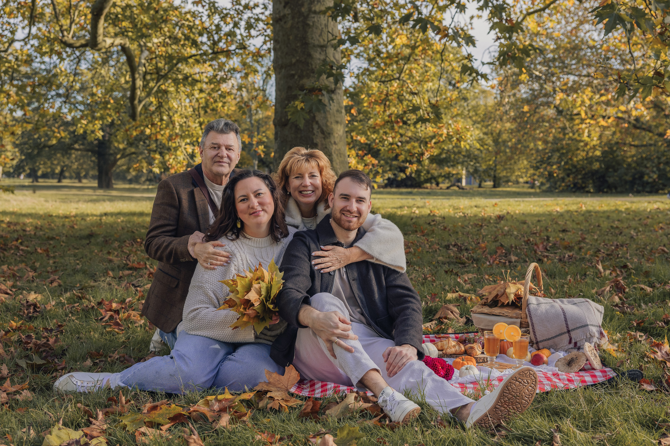 Family autumnal session. PHOTOGRAPHER IN LONDON