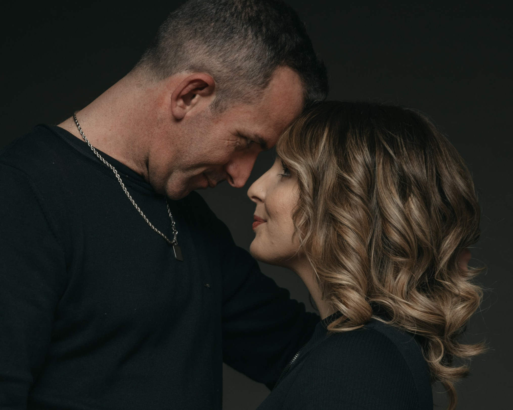 ANA and NELSON. Studio. Anastasiia Antoniuk portrait, family and couple photographer, Portugal