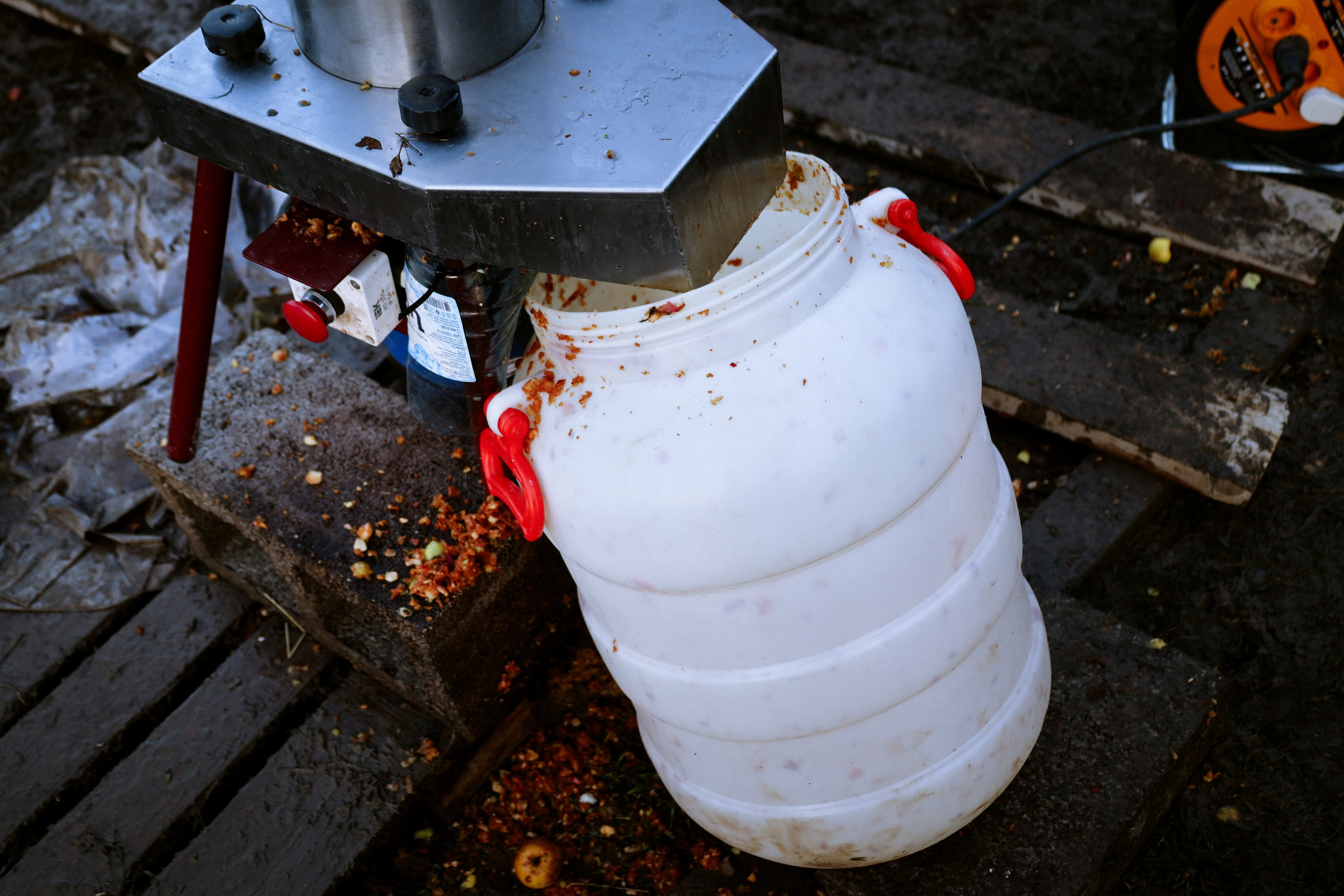 Factory reportage (hand-crafted cider). Asmikiam